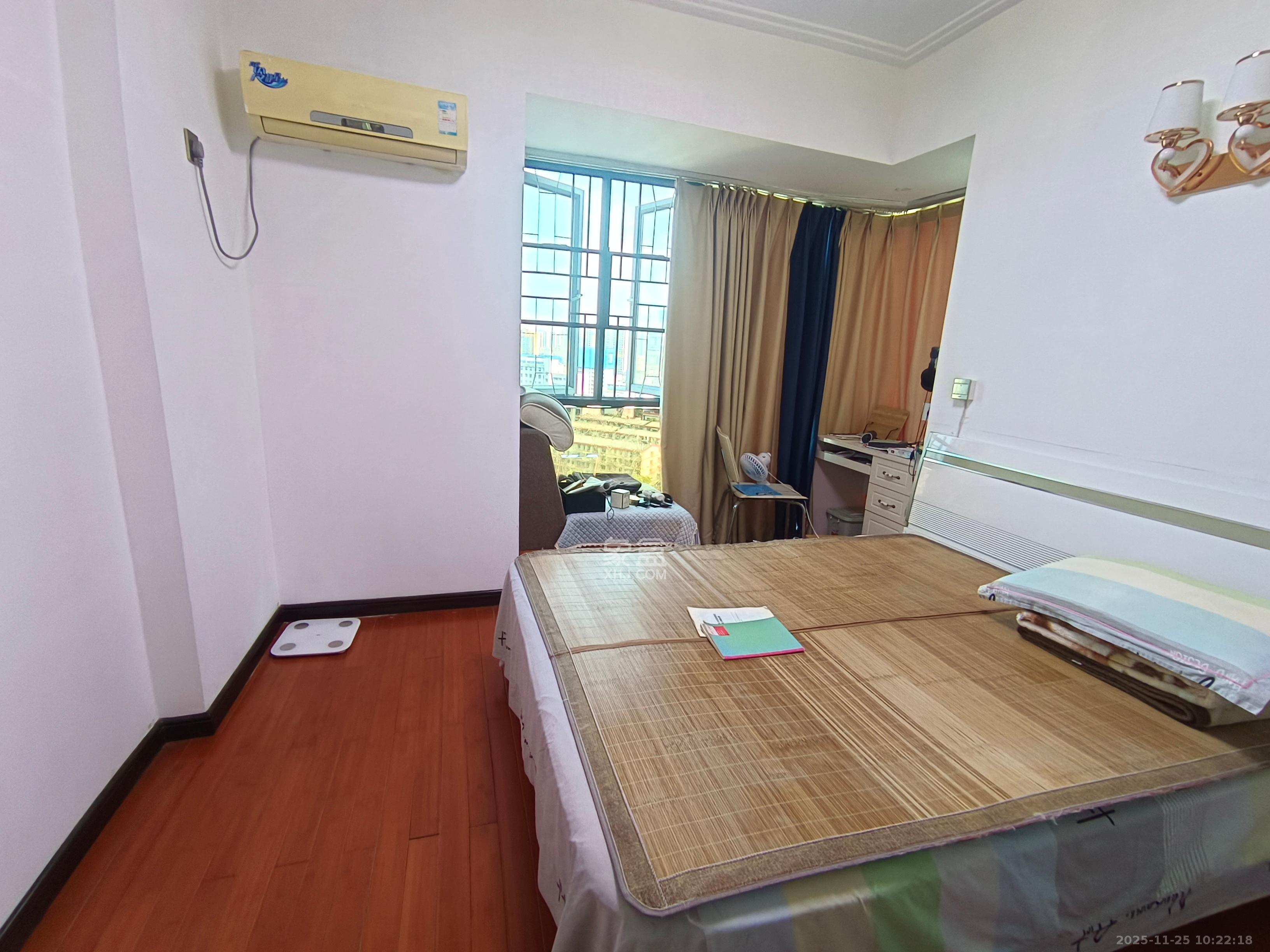 银港水晶城 2室2厅1卫 2200.0元/月 银港水晶城 2室2厅1卫 2200.0元/月室内图