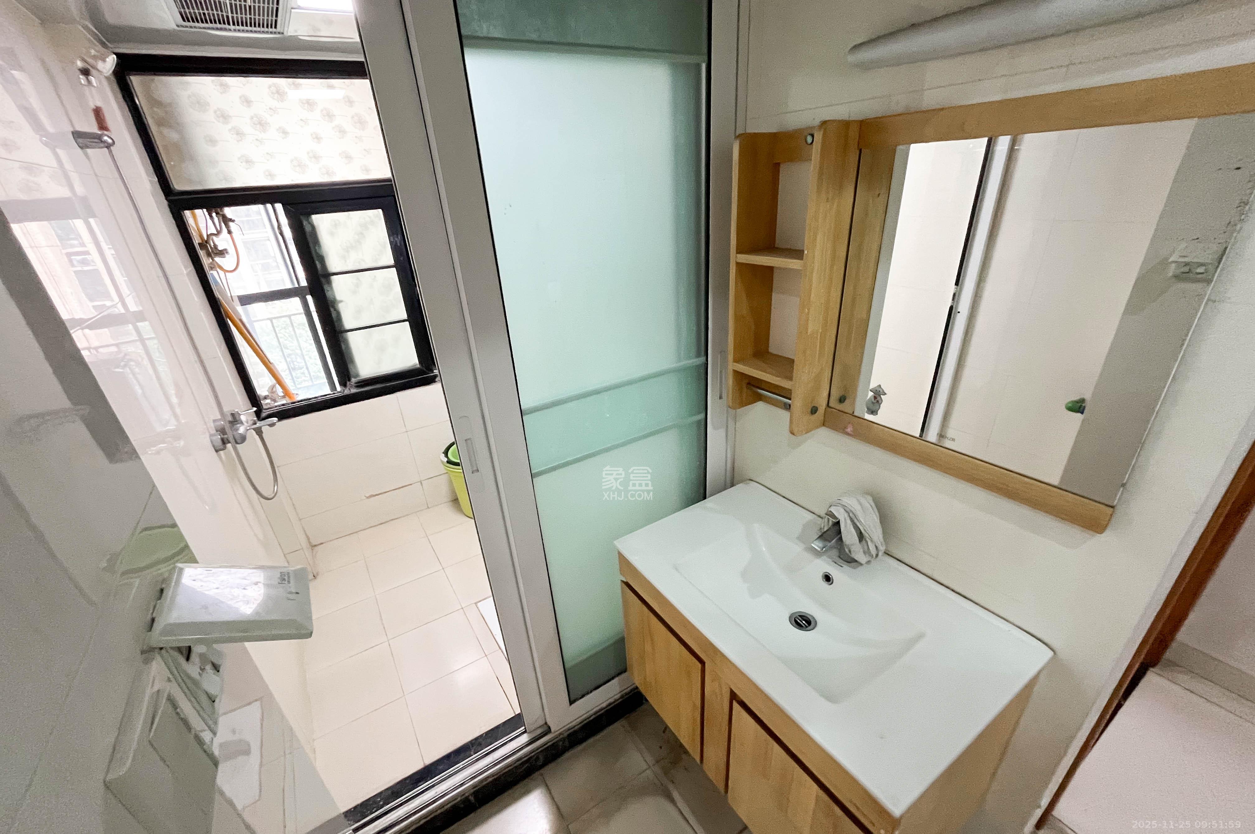 沁园春御院  1室2厅2卫    165.0万卫生间