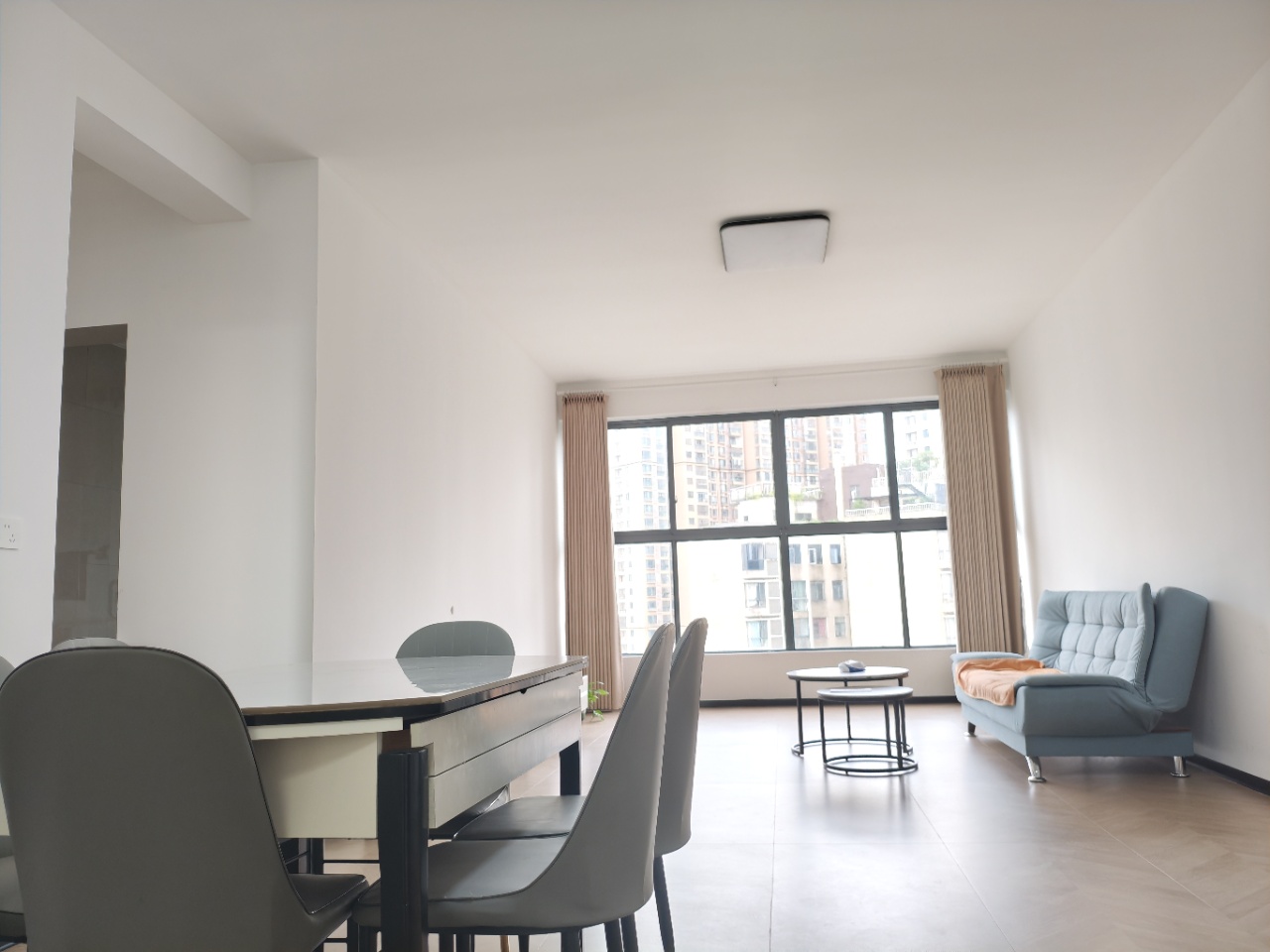 枫华府第  3室2厅2卫    2400.0元/月户型图