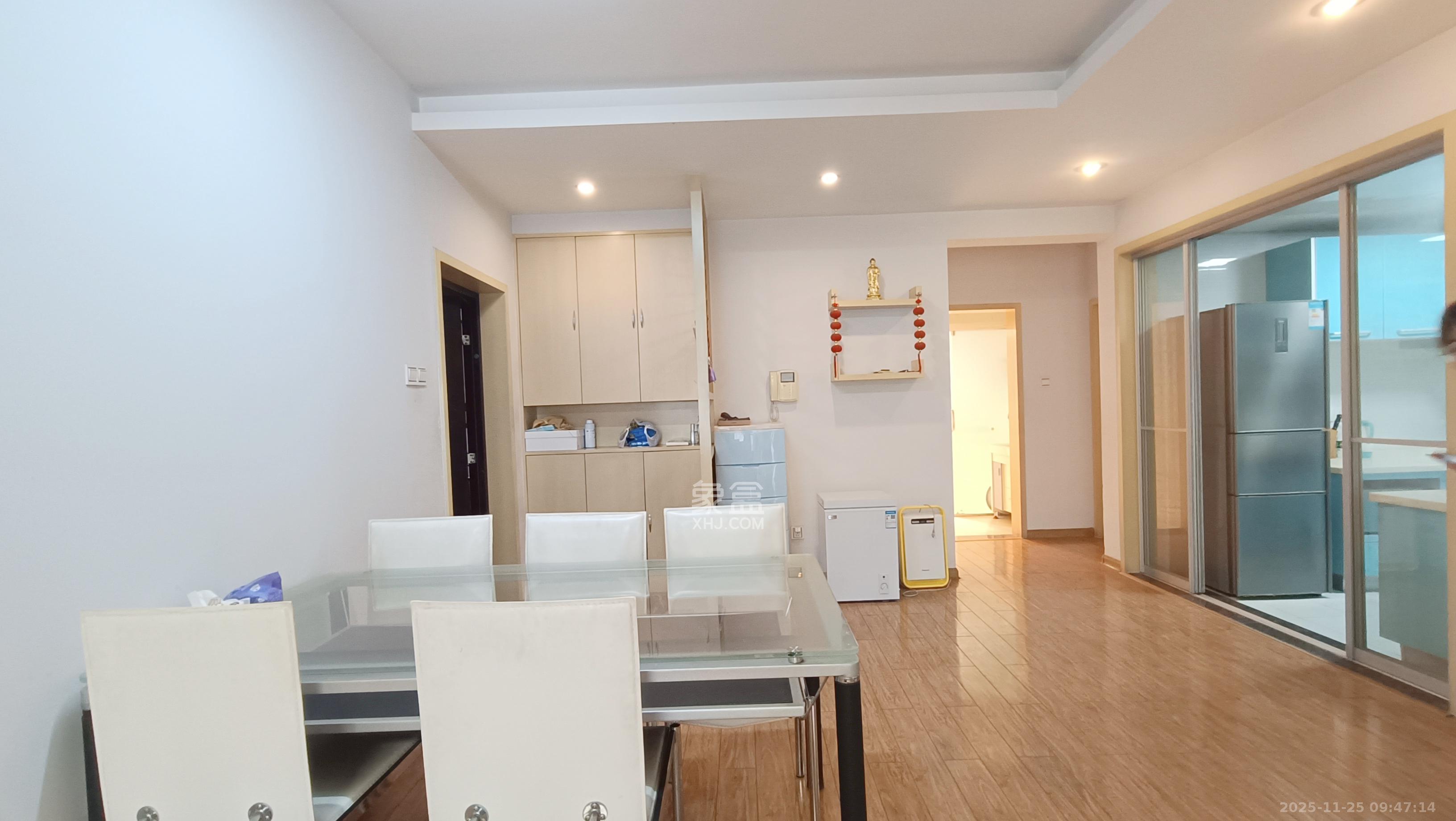 柠檬丽都  3室2厅2卫    2700.0元/月室内图