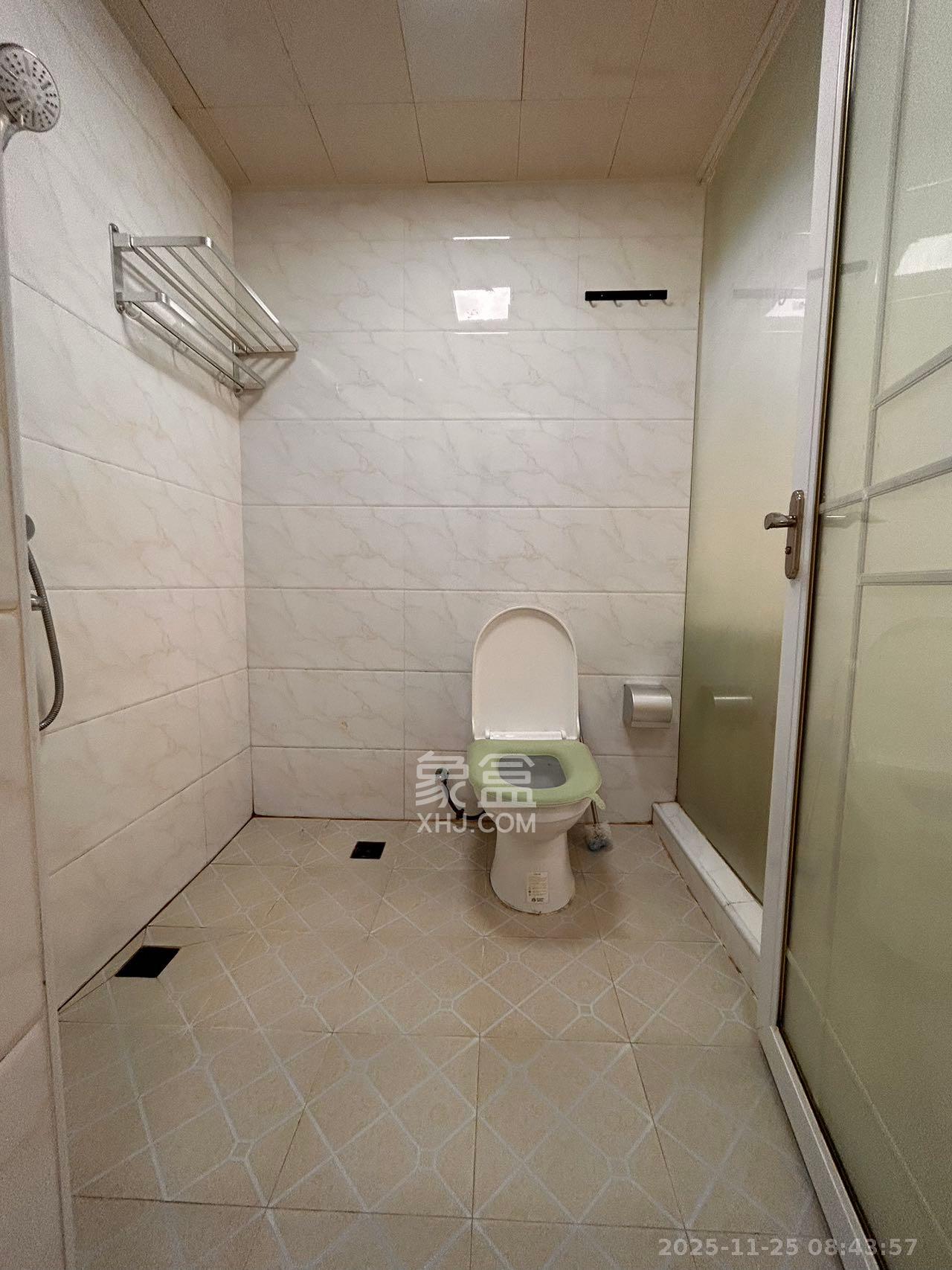 怡海星城  1室1厅1卫    1100.0元/月室内图