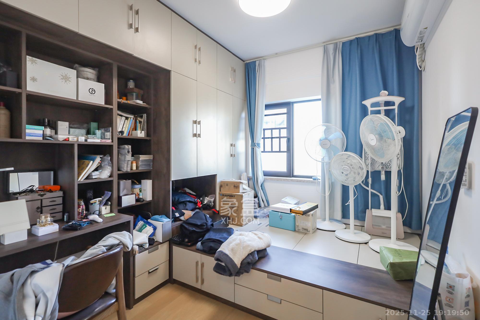 万科里金域国际 4室2厅2卫 310.0万 万科里金域国际 4室2厅2卫 310.0万卧室