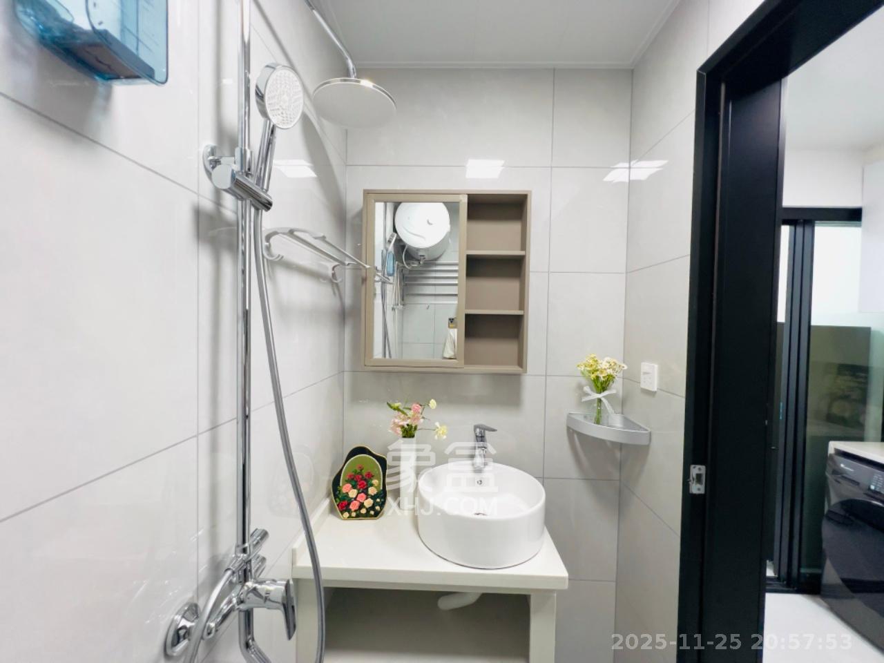 恒大誉府(融誉商业中心) 1室1厅1卫 1600.0元/月 恒大誉府(融誉商业中心) 1室1厅1卫 1600.0元/月室内图