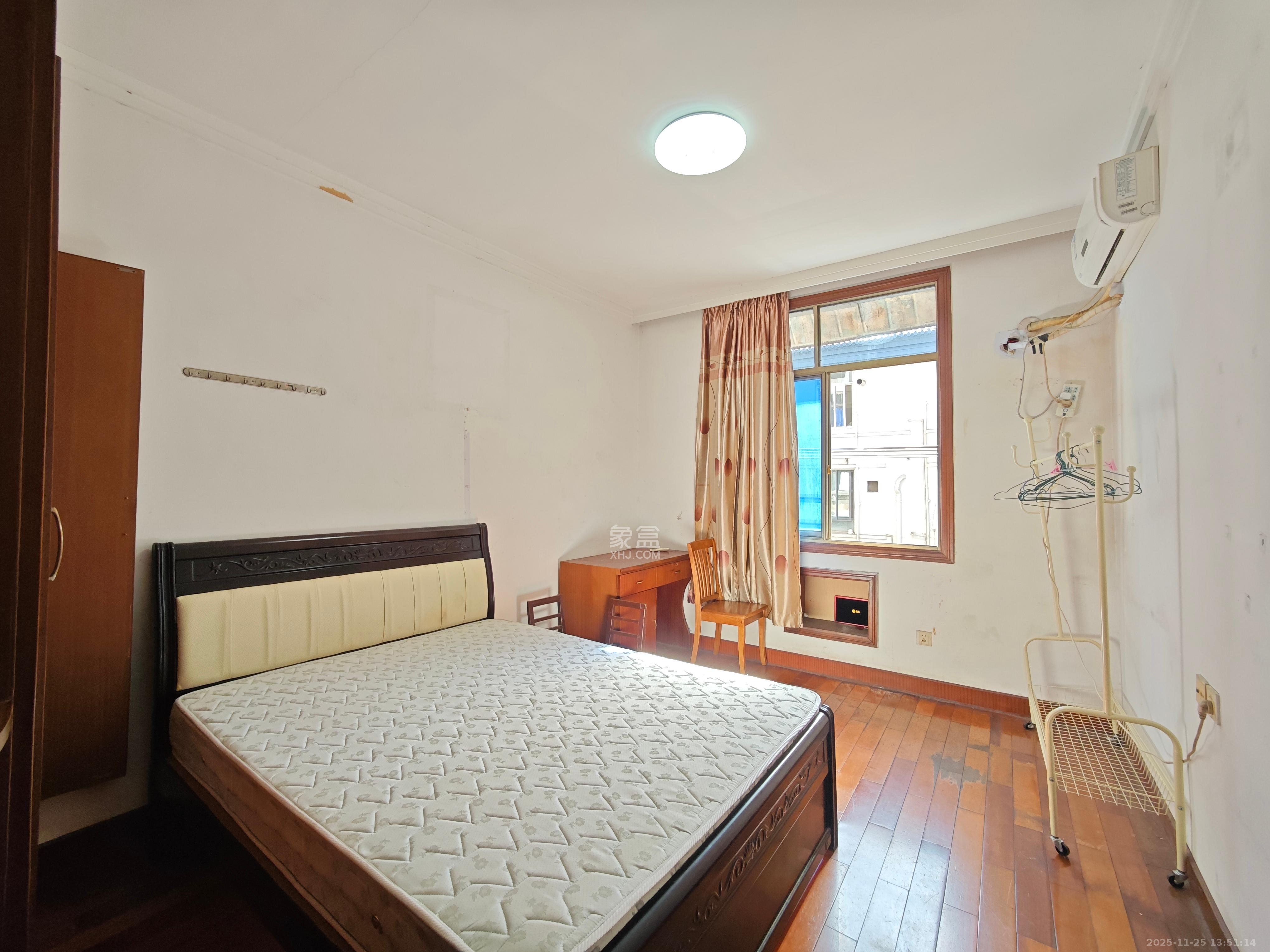 长沙师范附幼附小教师宿舍（崇圣里24号）  3室1厅1卫    2200.0元/月室内图