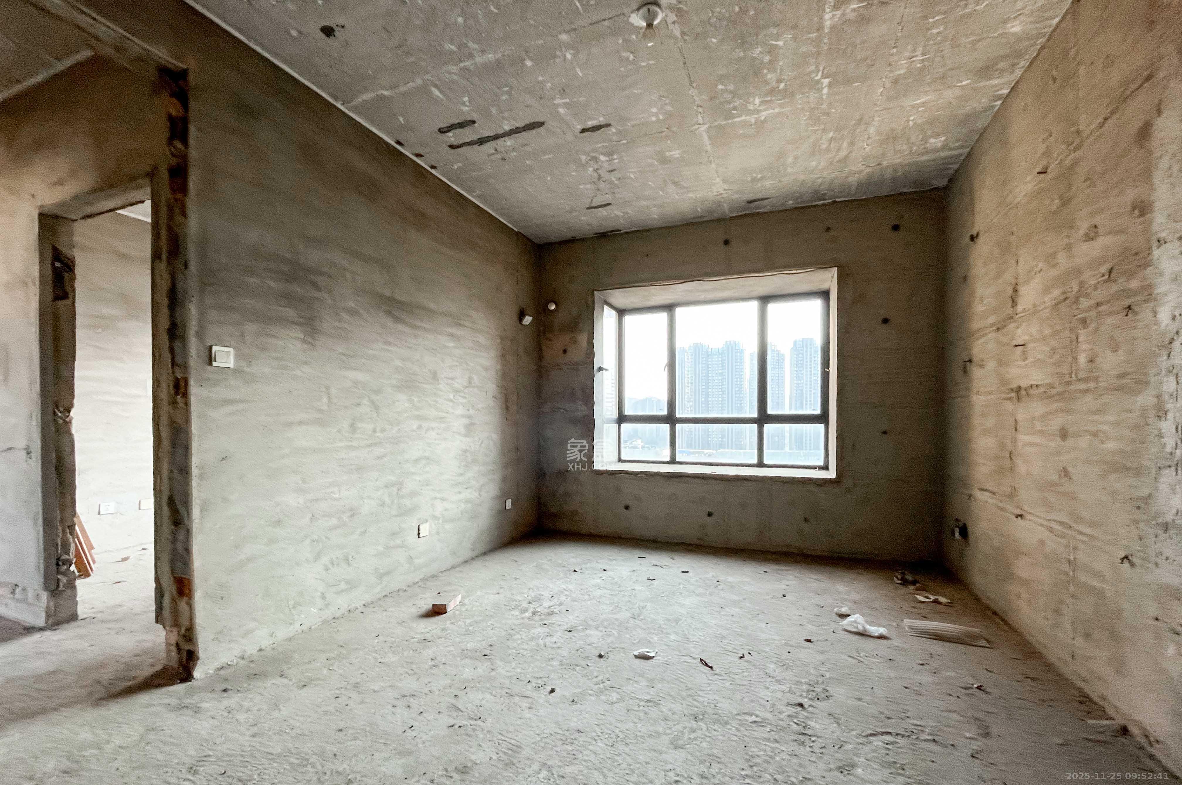 振业城二期  3室2厅2卫    131.8万其他