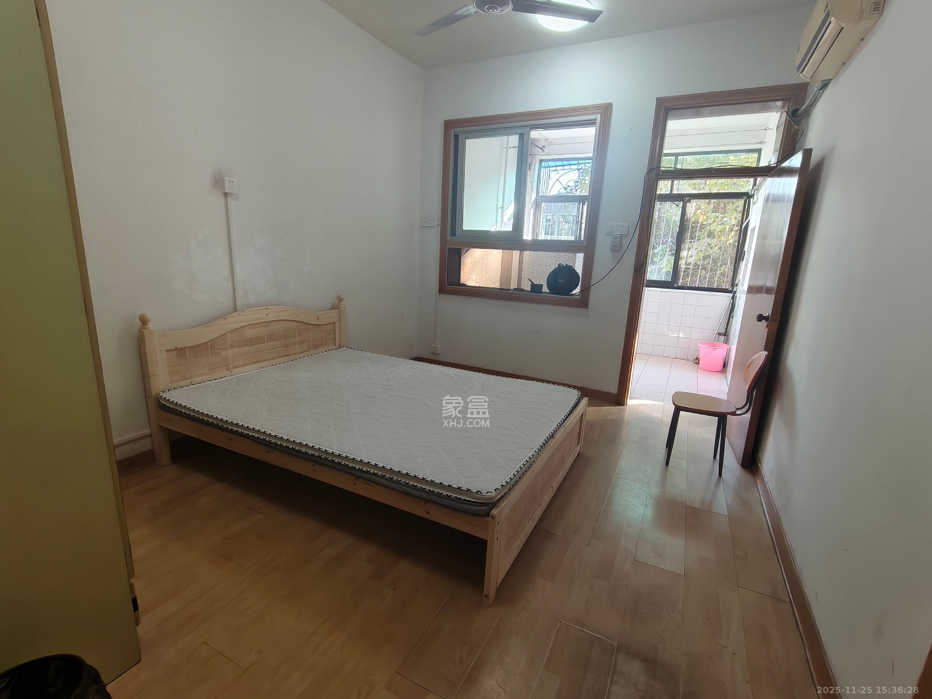 无线电信宿舍 3室2厅1卫 2000.0元/月 无线电信宿舍 3室2厅1卫 2000.0元/月室内图