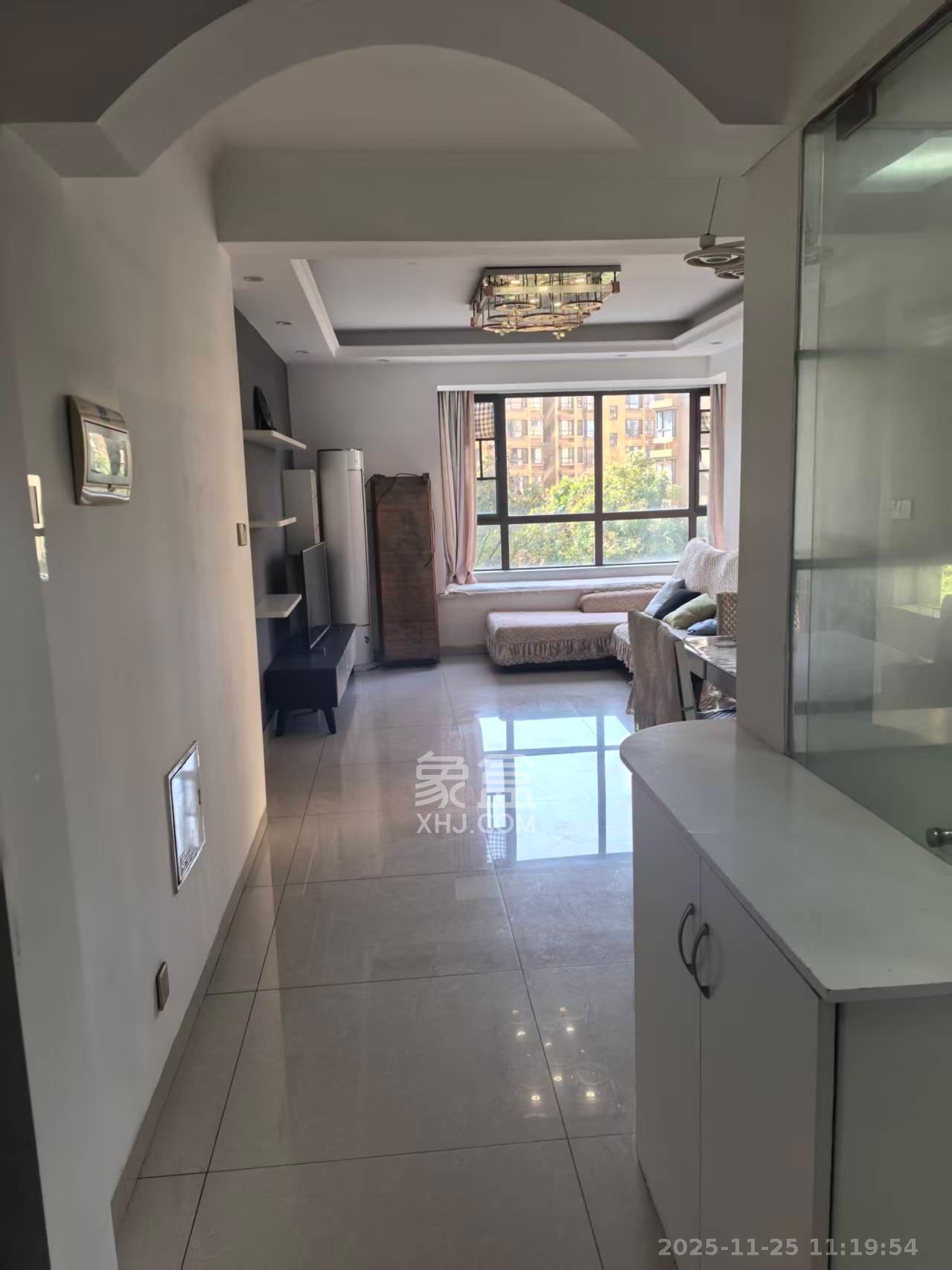 山语城二期 1室2厅1卫 1800.0元/月 山语城二期 1室2厅1卫 1800.0元/月室内图