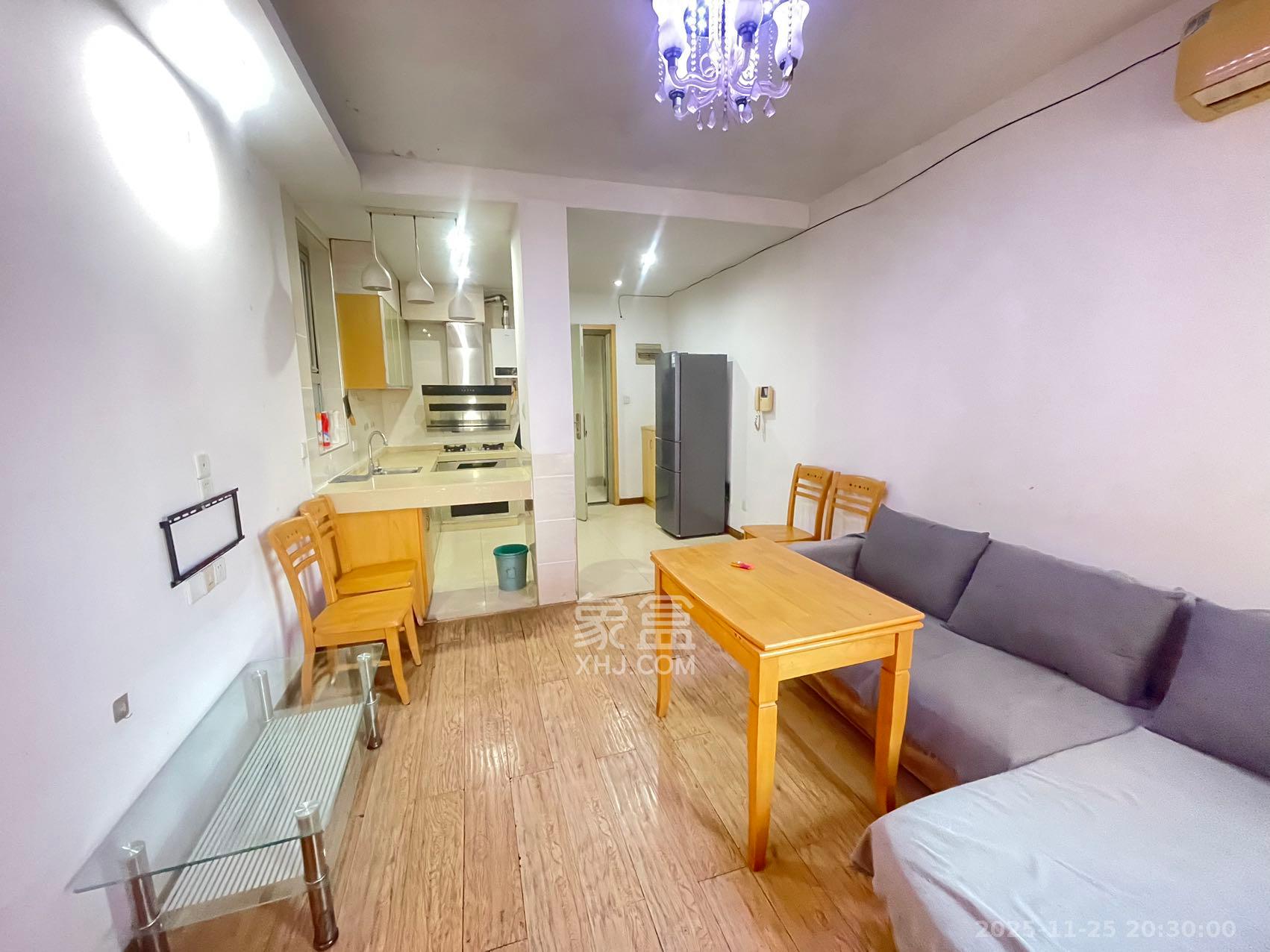 怡海星城  1室1厅1卫    1200.0元/月