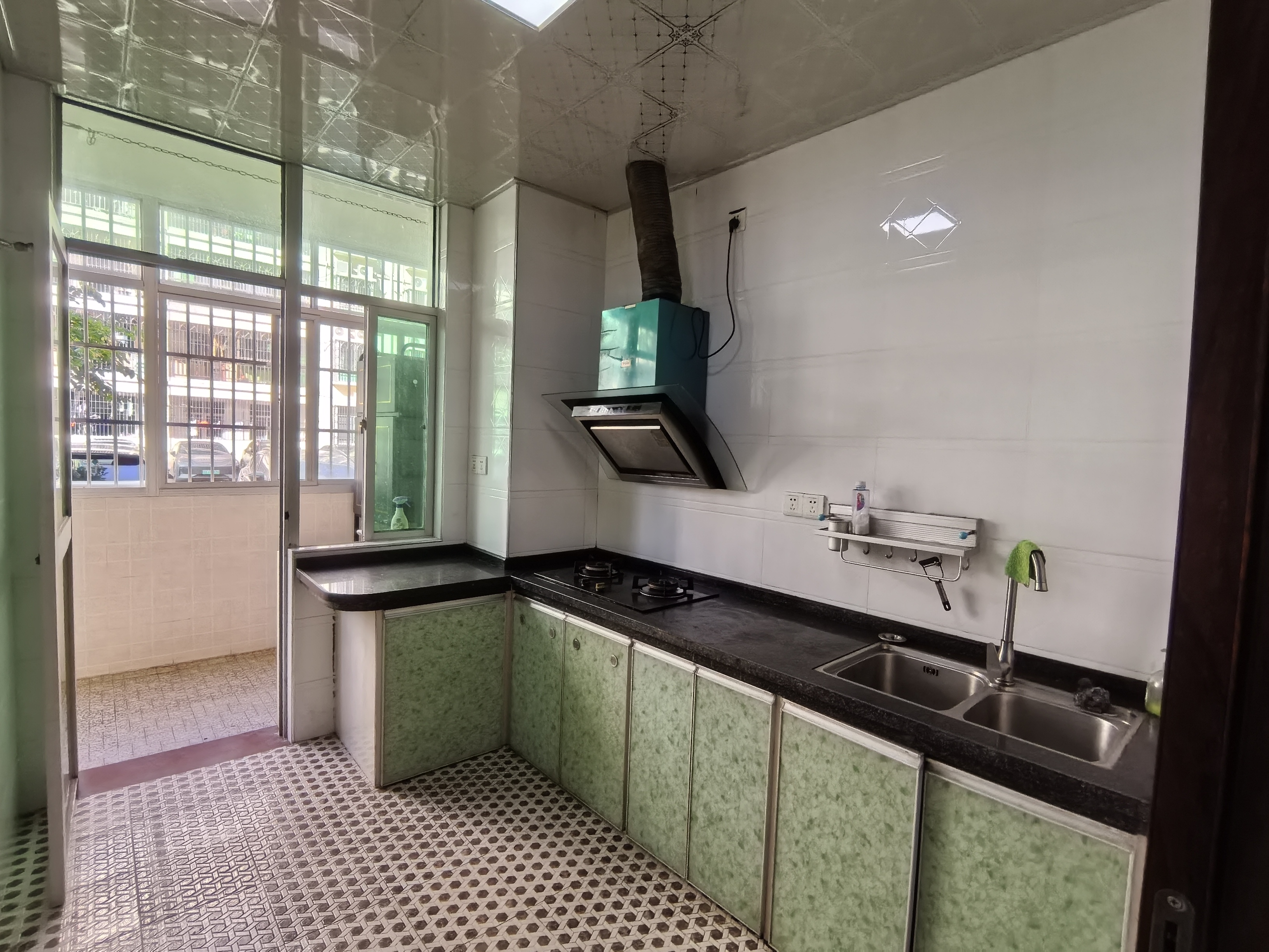 富源佳园  3室2厅2卫    2400.0元/月室内图