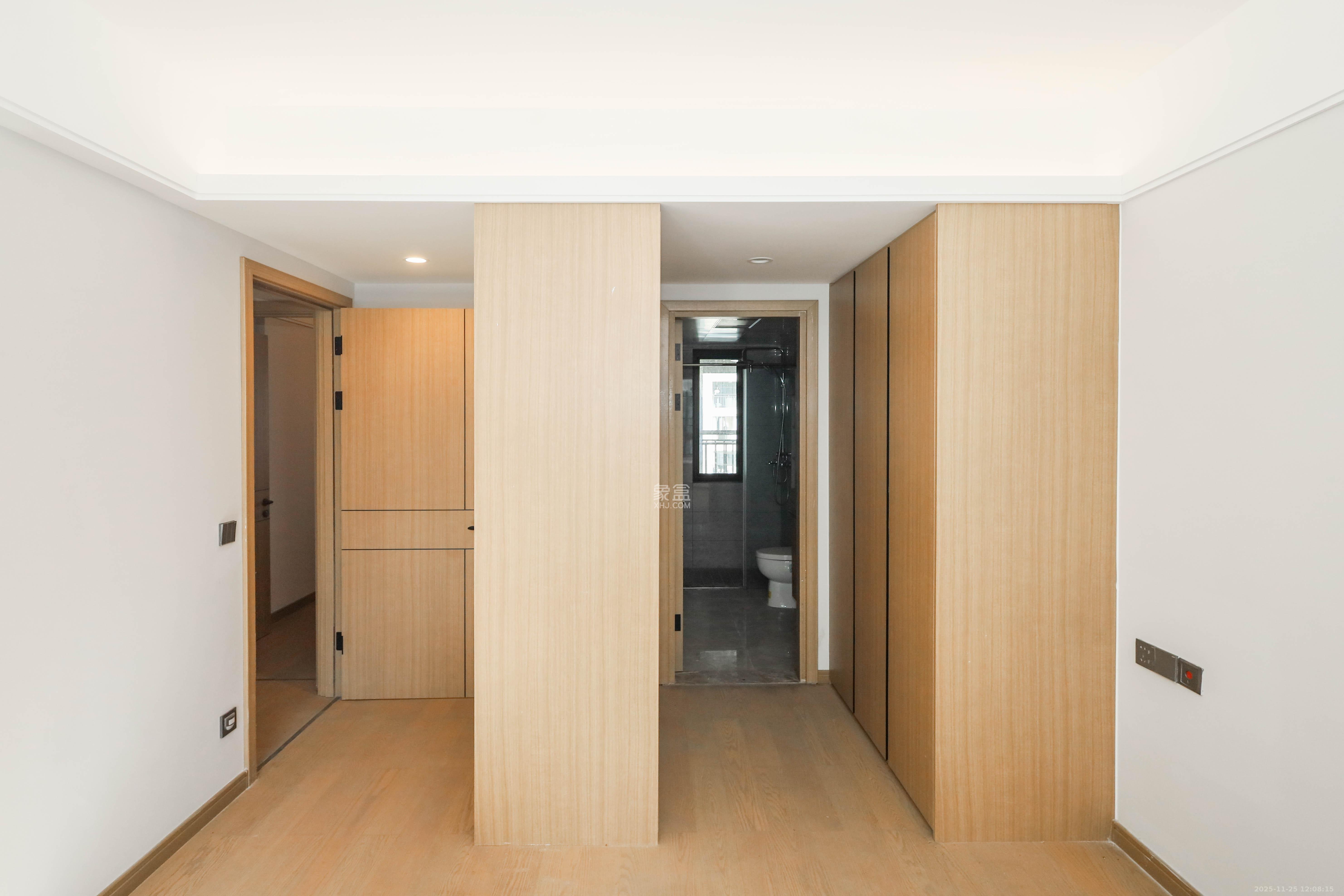 爱家当代境 3室2厅2卫 120.0万 爱家当代境 3室2厅2卫 120.0万卧室