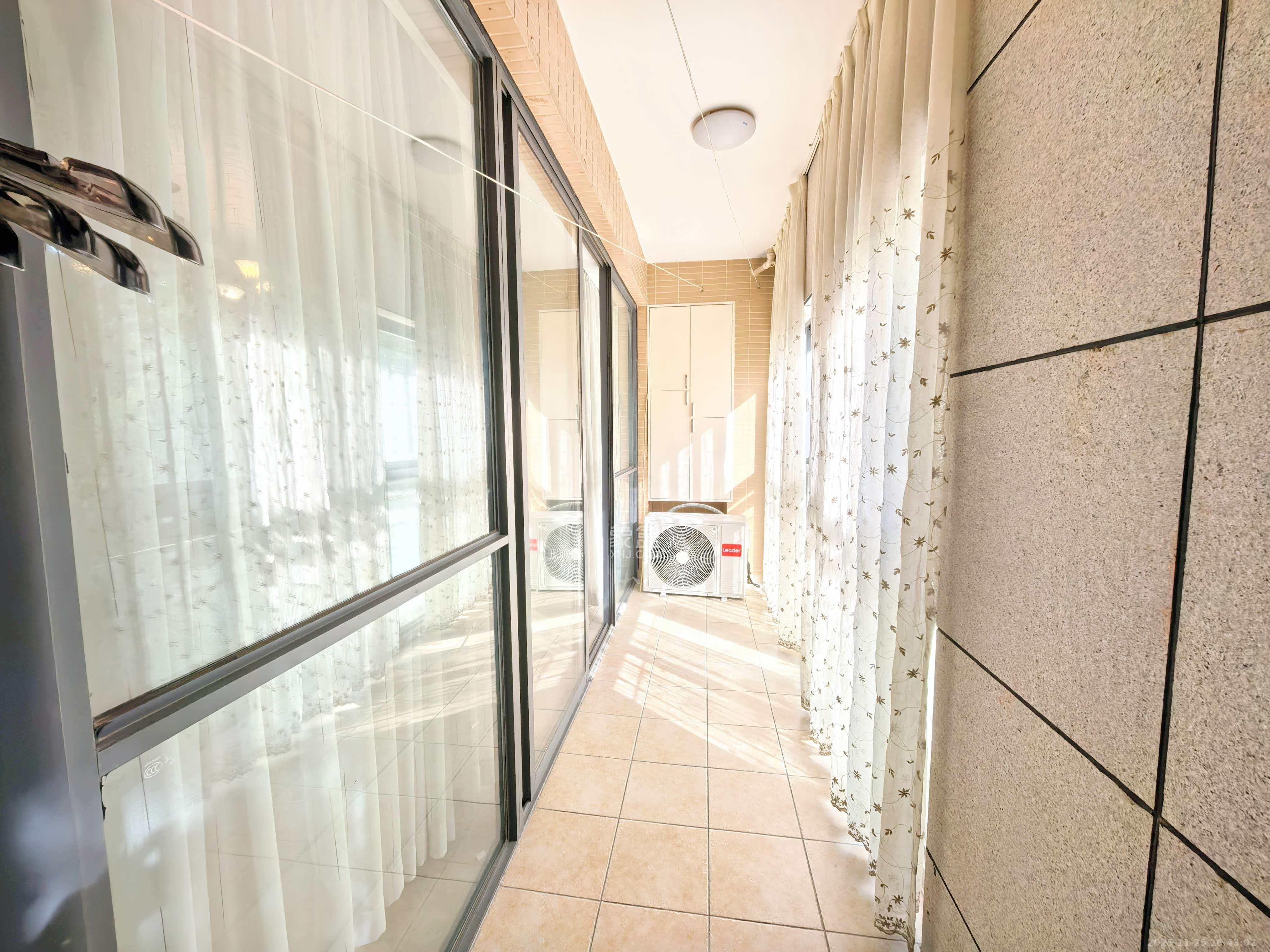 中城丽景香山园 3室2厅2卫 3000.0元/月 中城丽景香山园 3室2厅2卫 3000.0元/月室内图