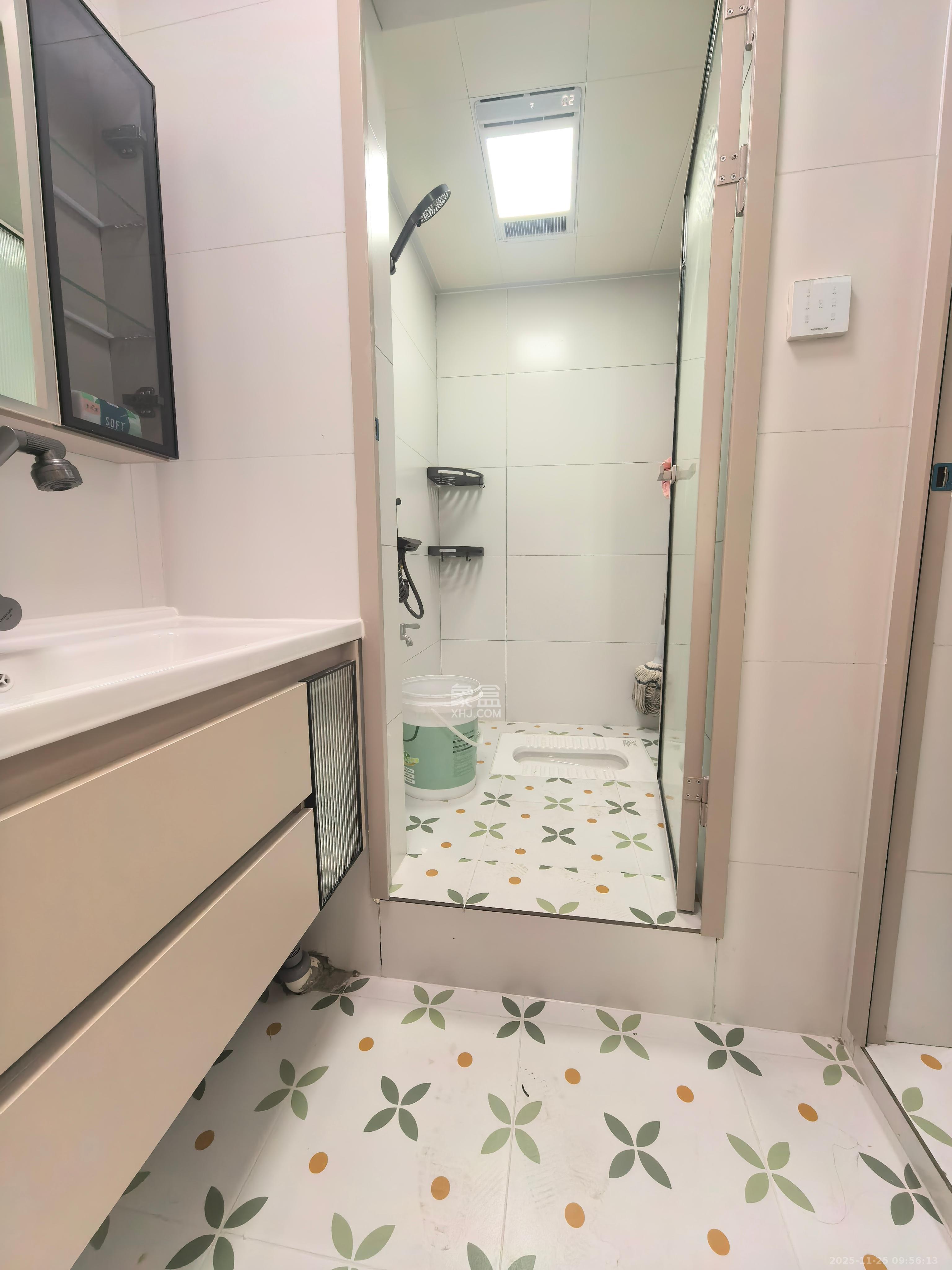 兴威名座 3室2厅1卫 3500.0元/月 兴威名座 3室2厅1卫 3500.0元/月室内图