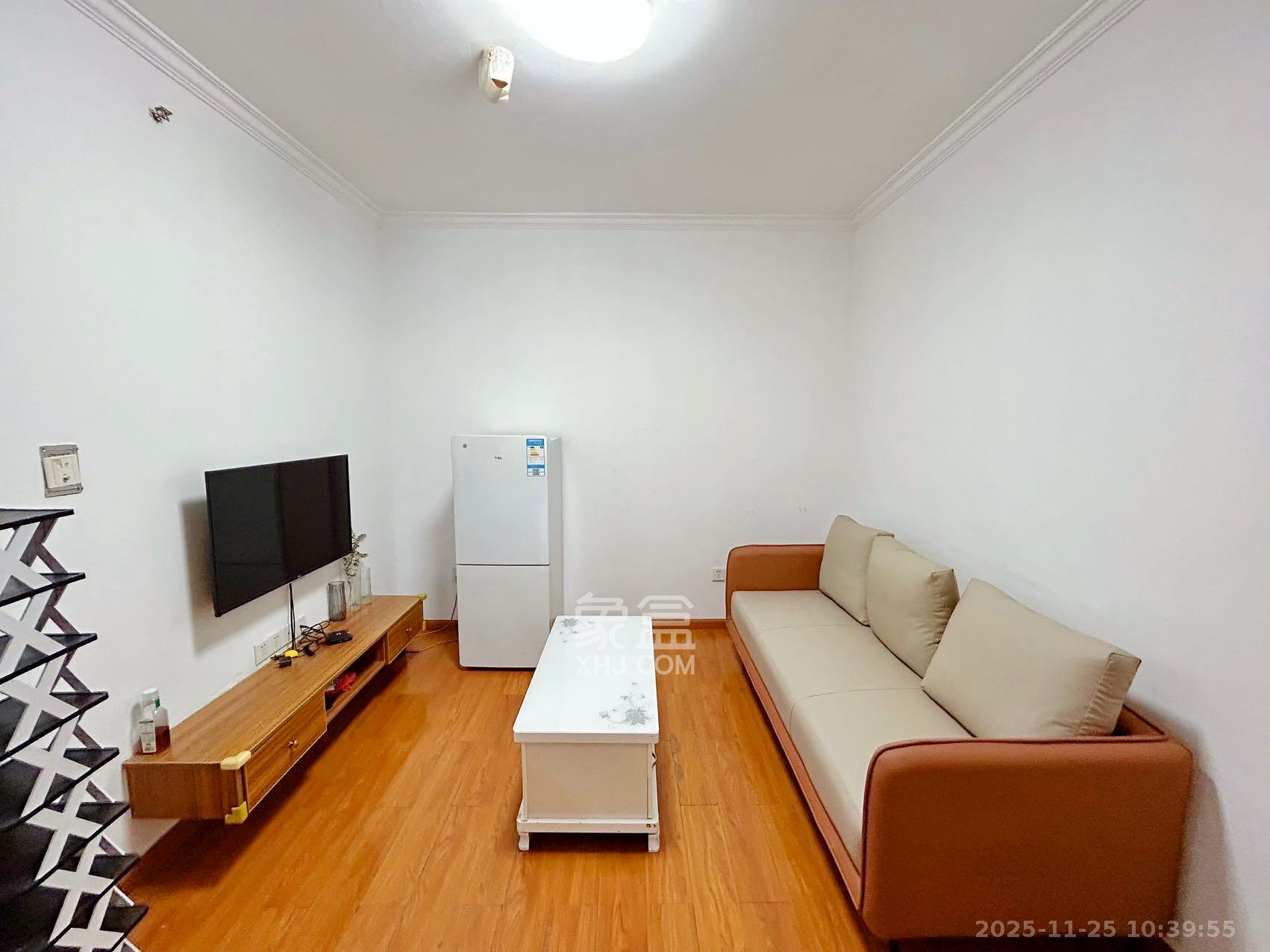 北辰三角洲E3区  1室1厅1卫    2000.0元/月