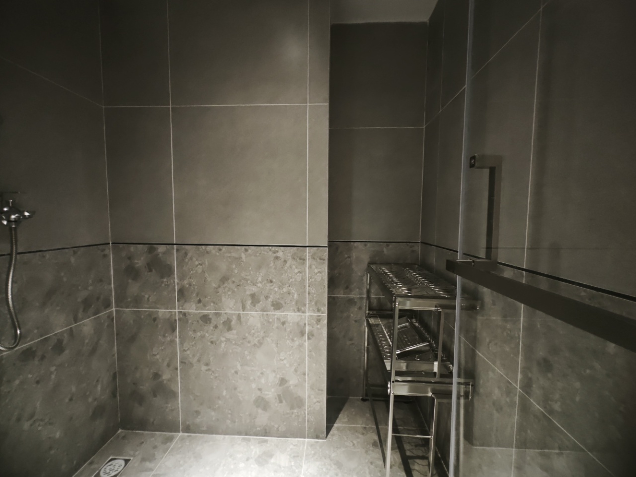 海航豪庭南苑  1室1厅2卫    2800.0元/月室内图