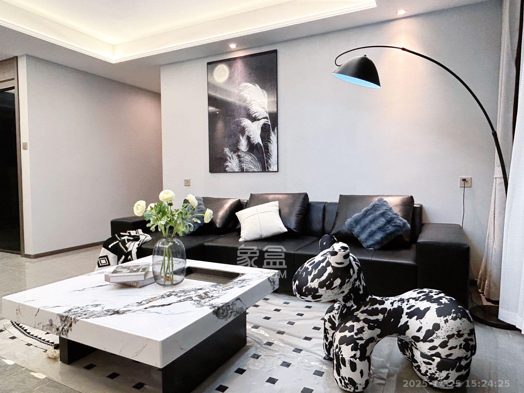 龙湖春江天曜二期  4室2厅2卫    5100.0元/月