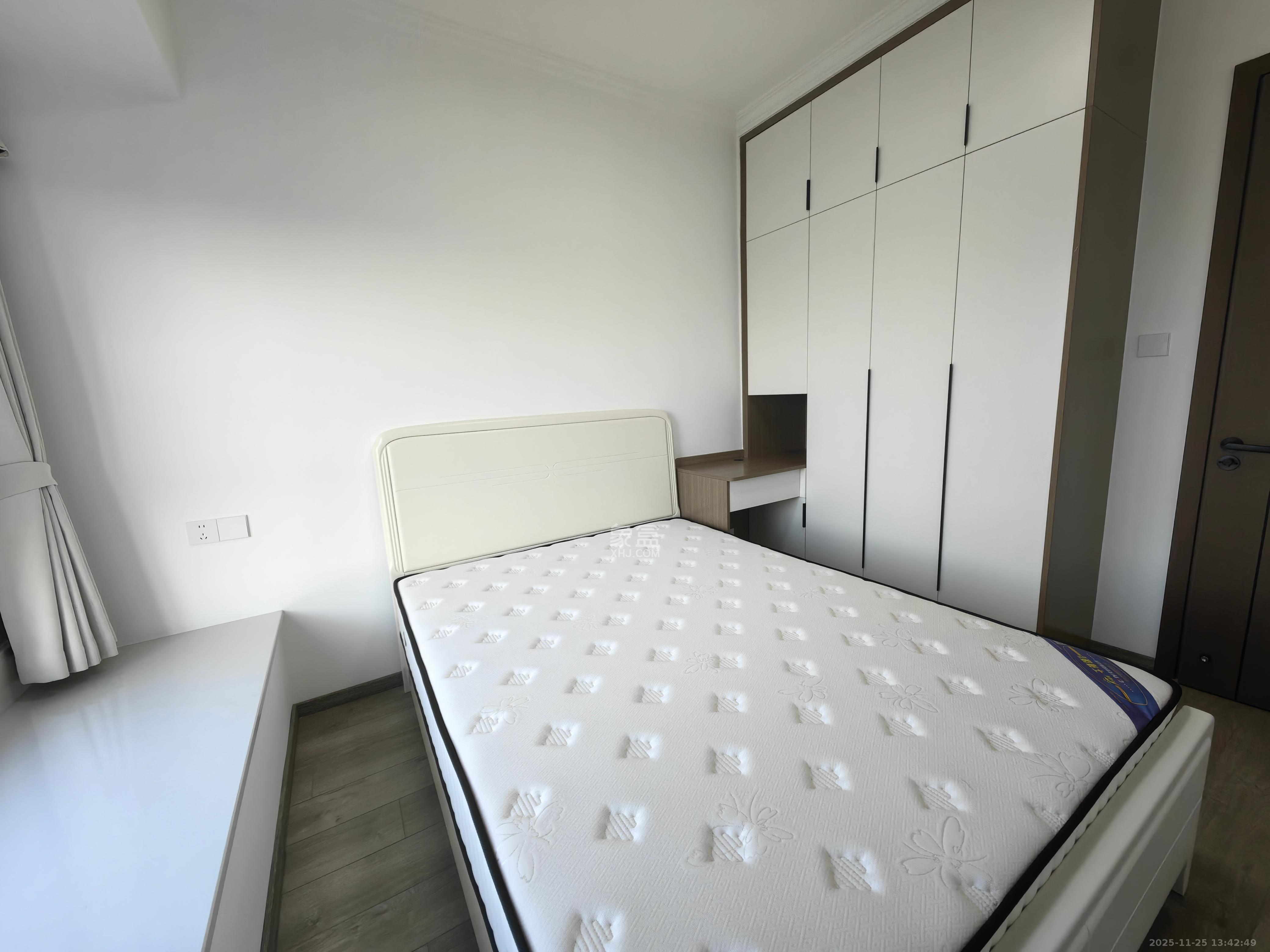 光大云启  3室2厅2卫    89.0万卧室