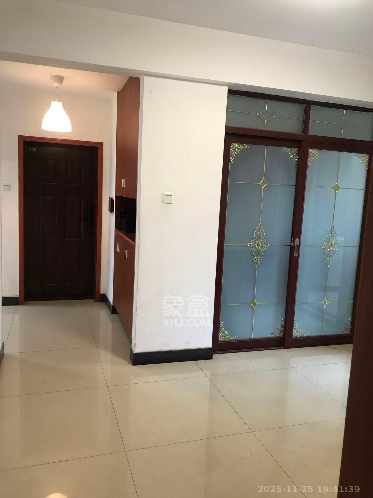 万国城(当代满庭春MOMA)一期 3室2厅2卫 2000.0元/月 万国城(当代满庭春MOMA)一期 3室2厅2卫 2000.0元/月室内图