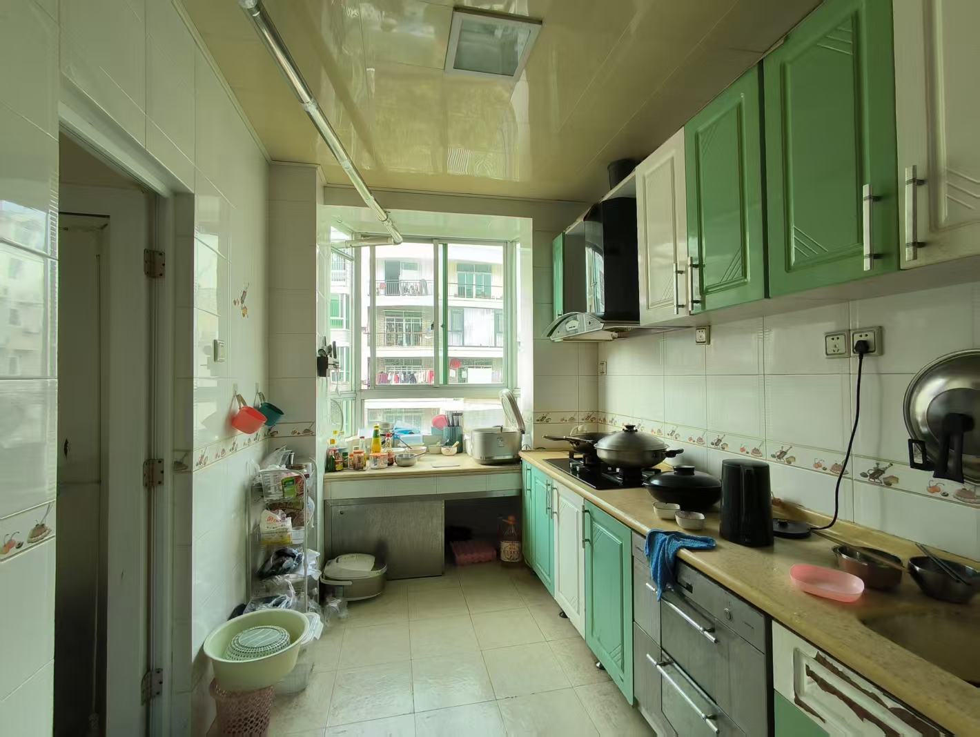 绿色佳园  3室2厅1卫    143.5万客厅