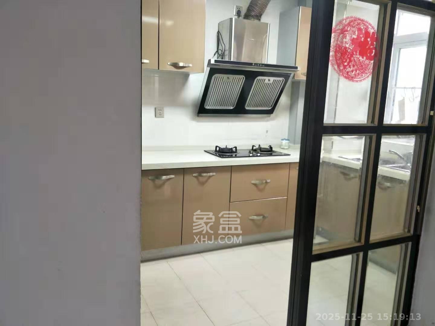 鹏基诺亚山林  3室2厅2卫    2000.0元/月室内图