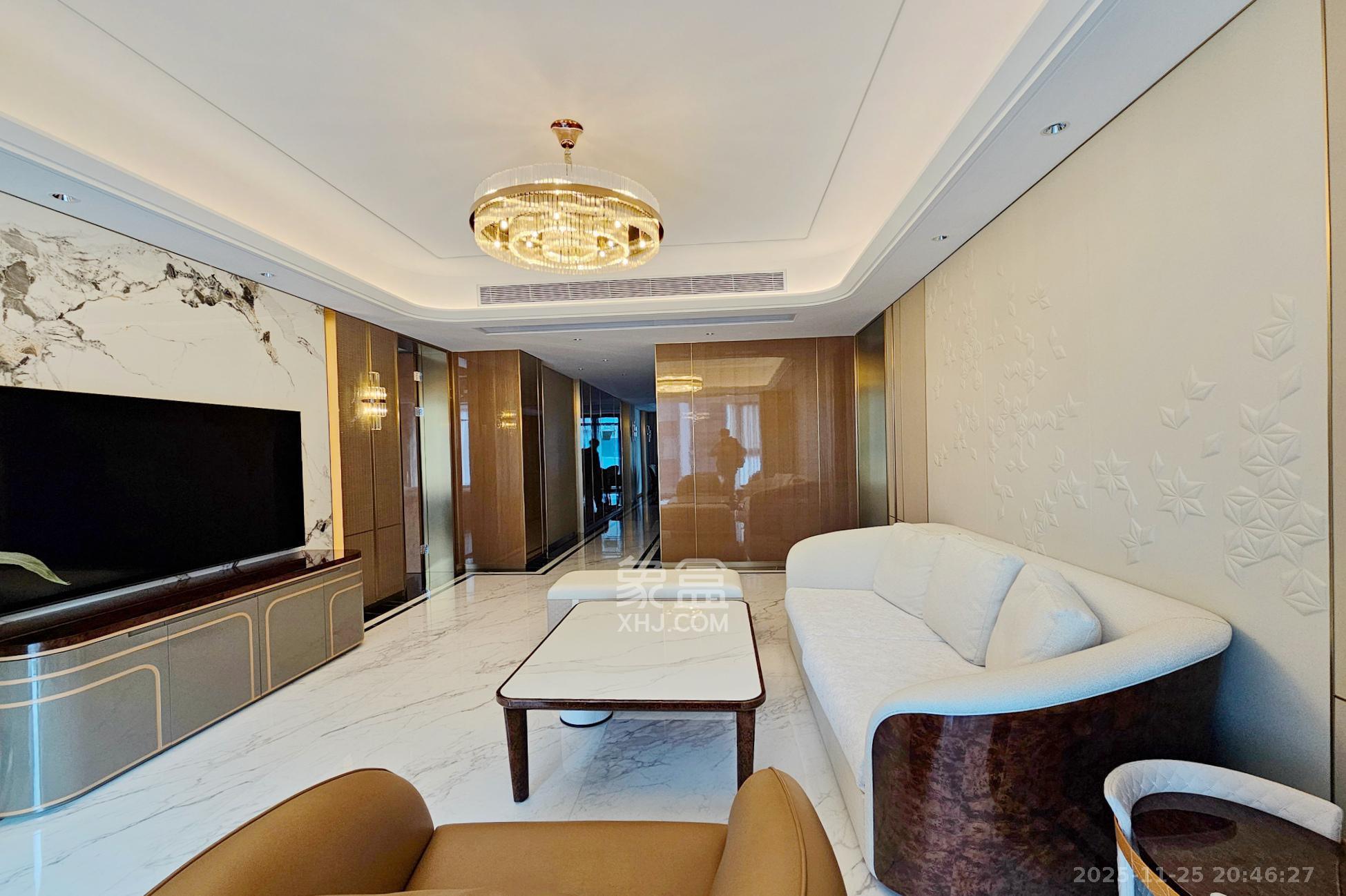 运达滨河广场  4室2厅3卫    580.0万客厅