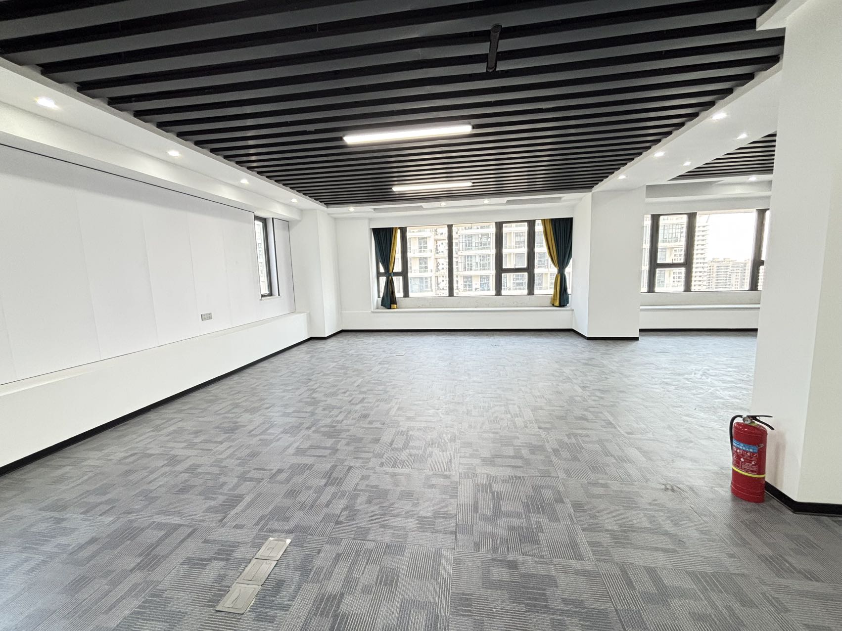 绿地海长流六期（绿地新海岸）   194.0㎡      12000.0元/月室内图