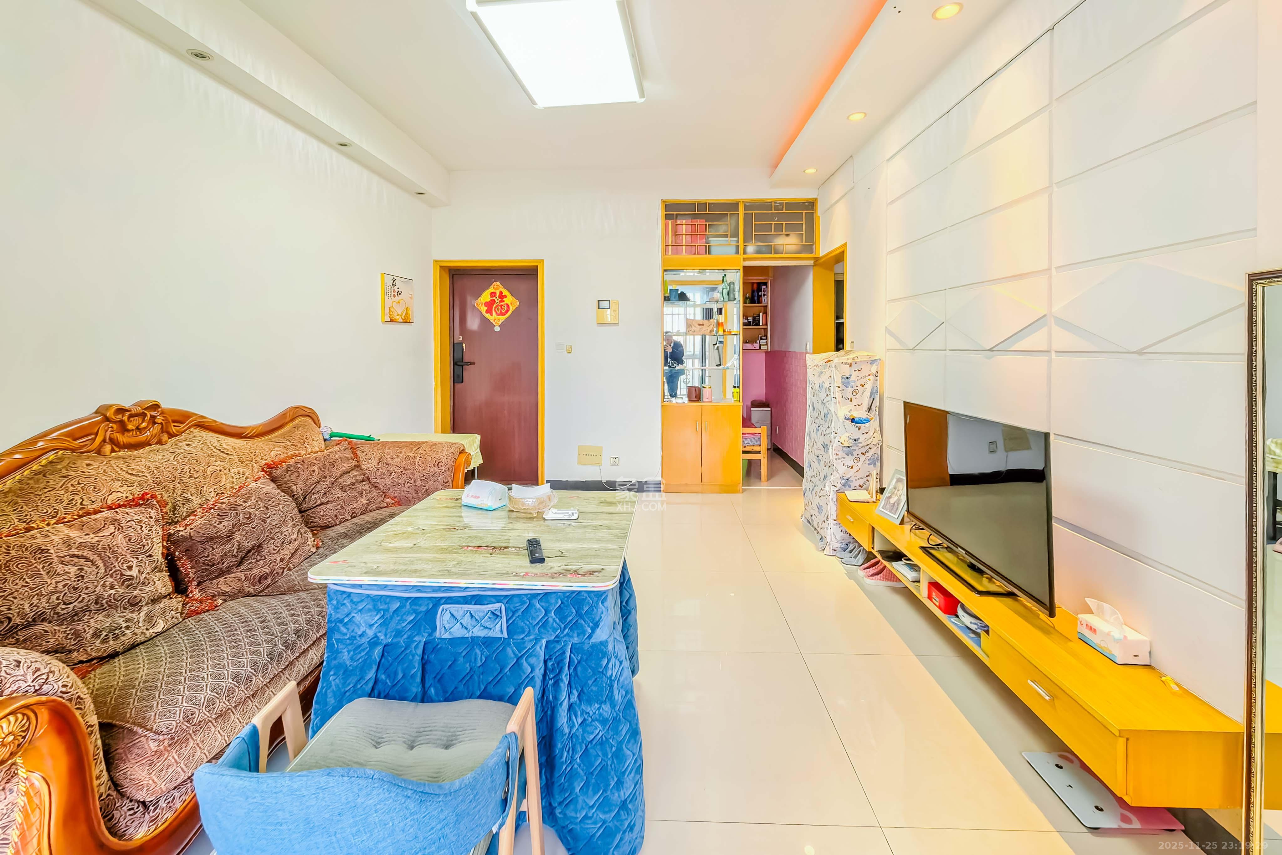 城市山水豪园（山水城市风景）  2室1厅1卫    51.0万客厅