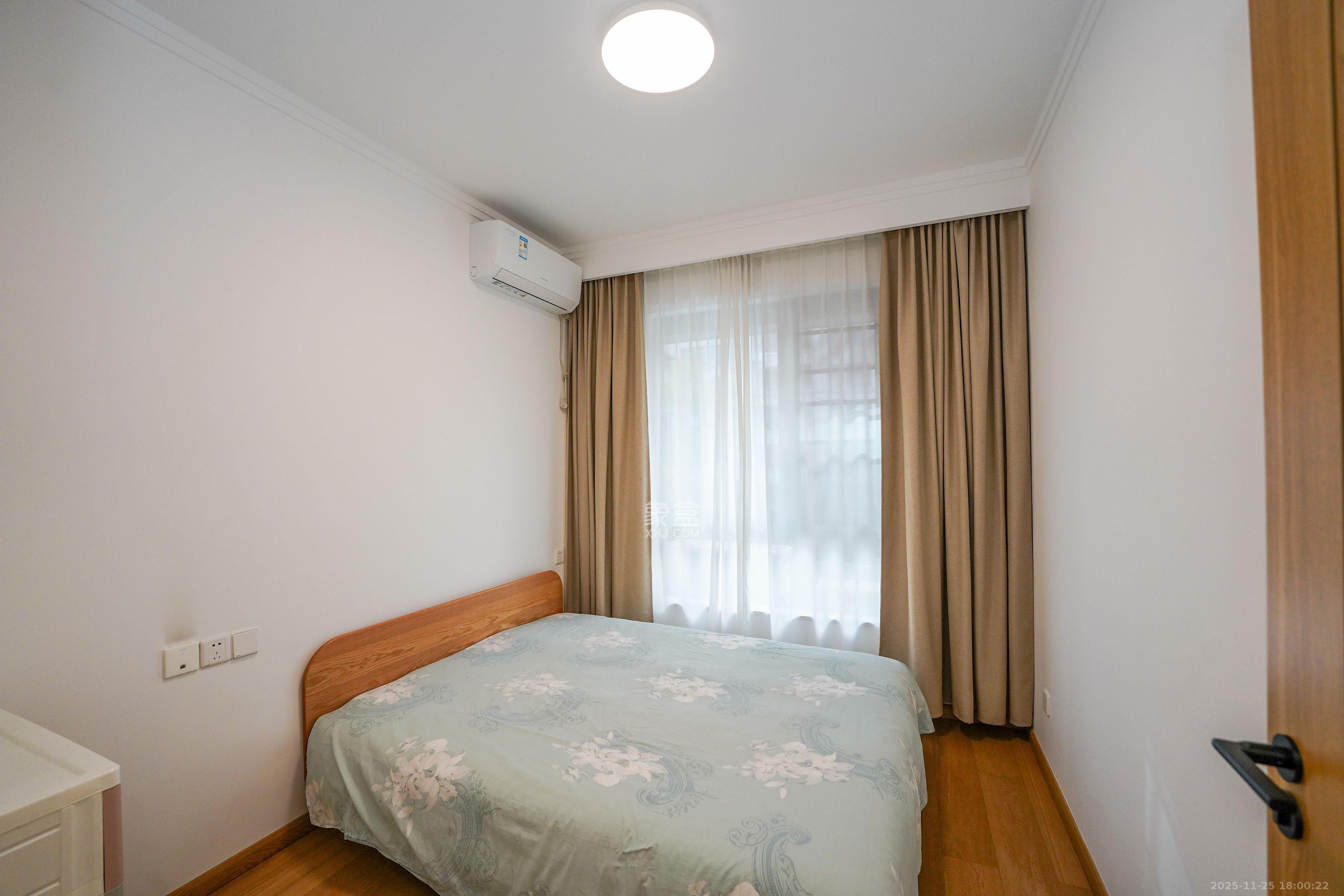 五矿万境蓝山  4室2厅2卫    168.0万卧室