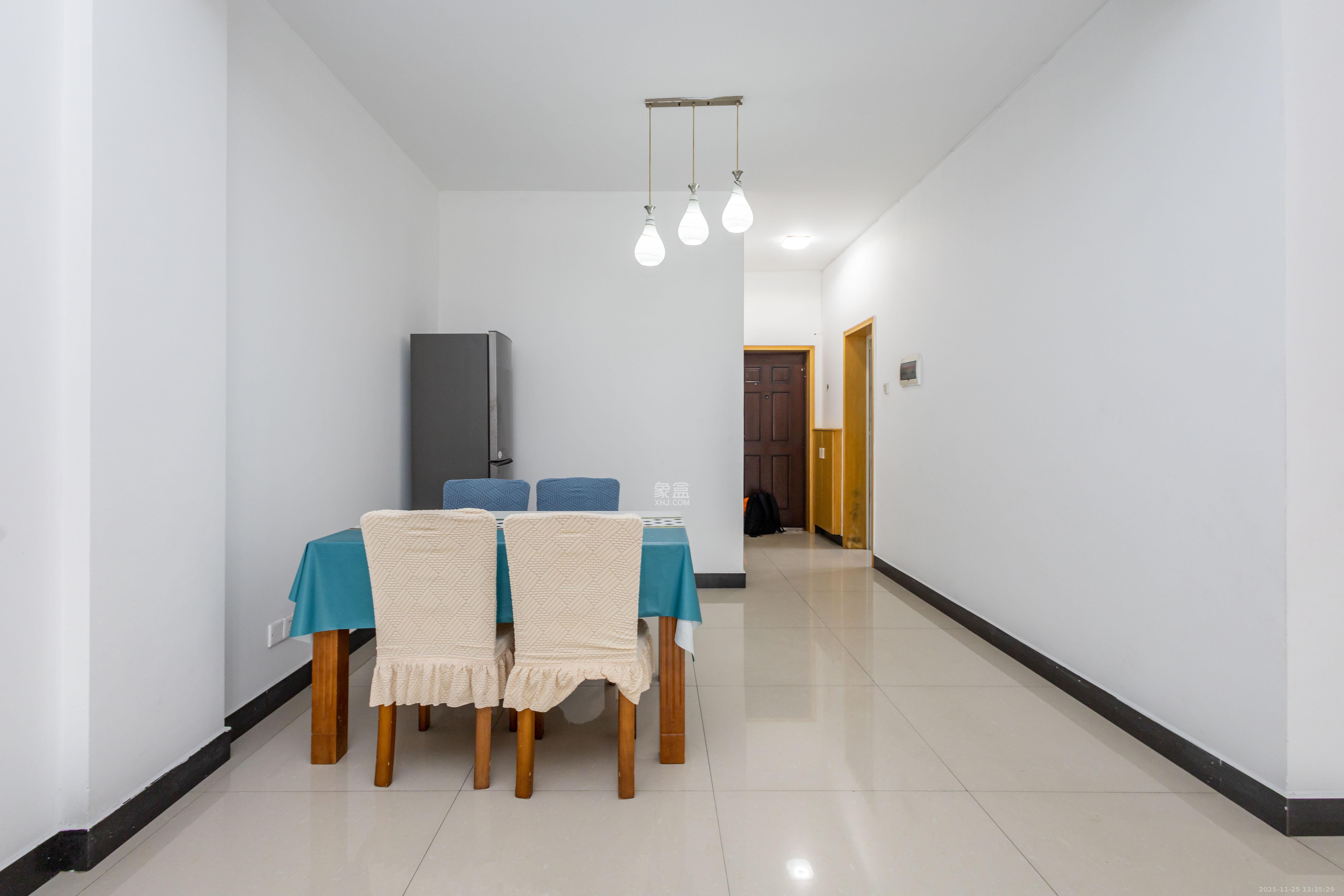 星城国际  2室2厅1卫    36.8万客厅