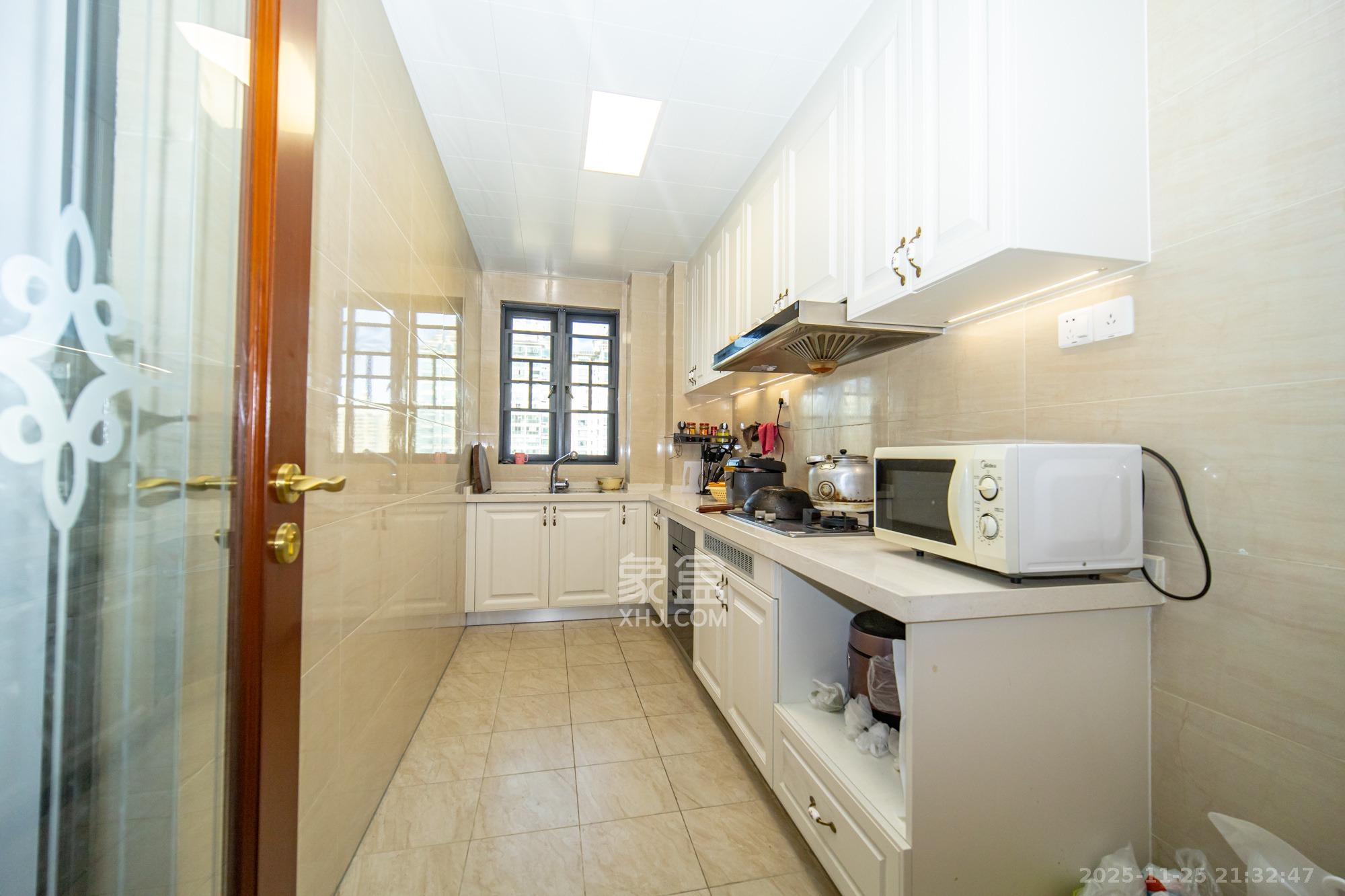 恒大雅苑 3室2厅2卫 160.0万 恒大雅苑 3室2厅2卫 160.0万厨房