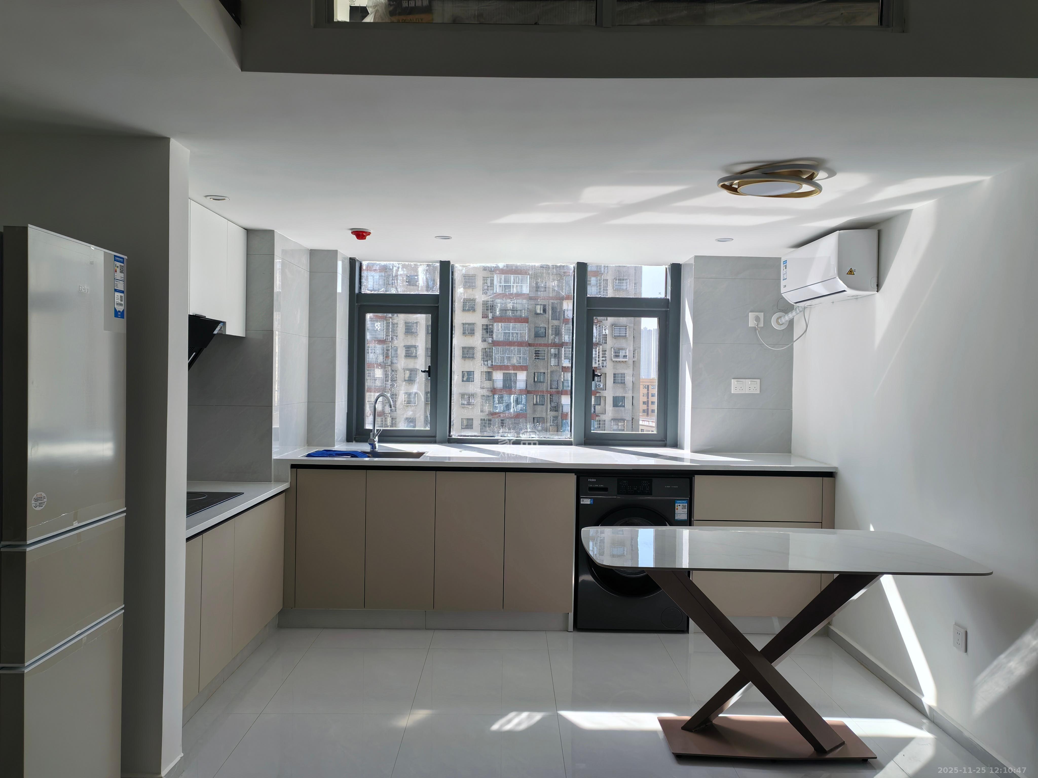 恒大时代广场  2室1厅1卫    1800.0元/月