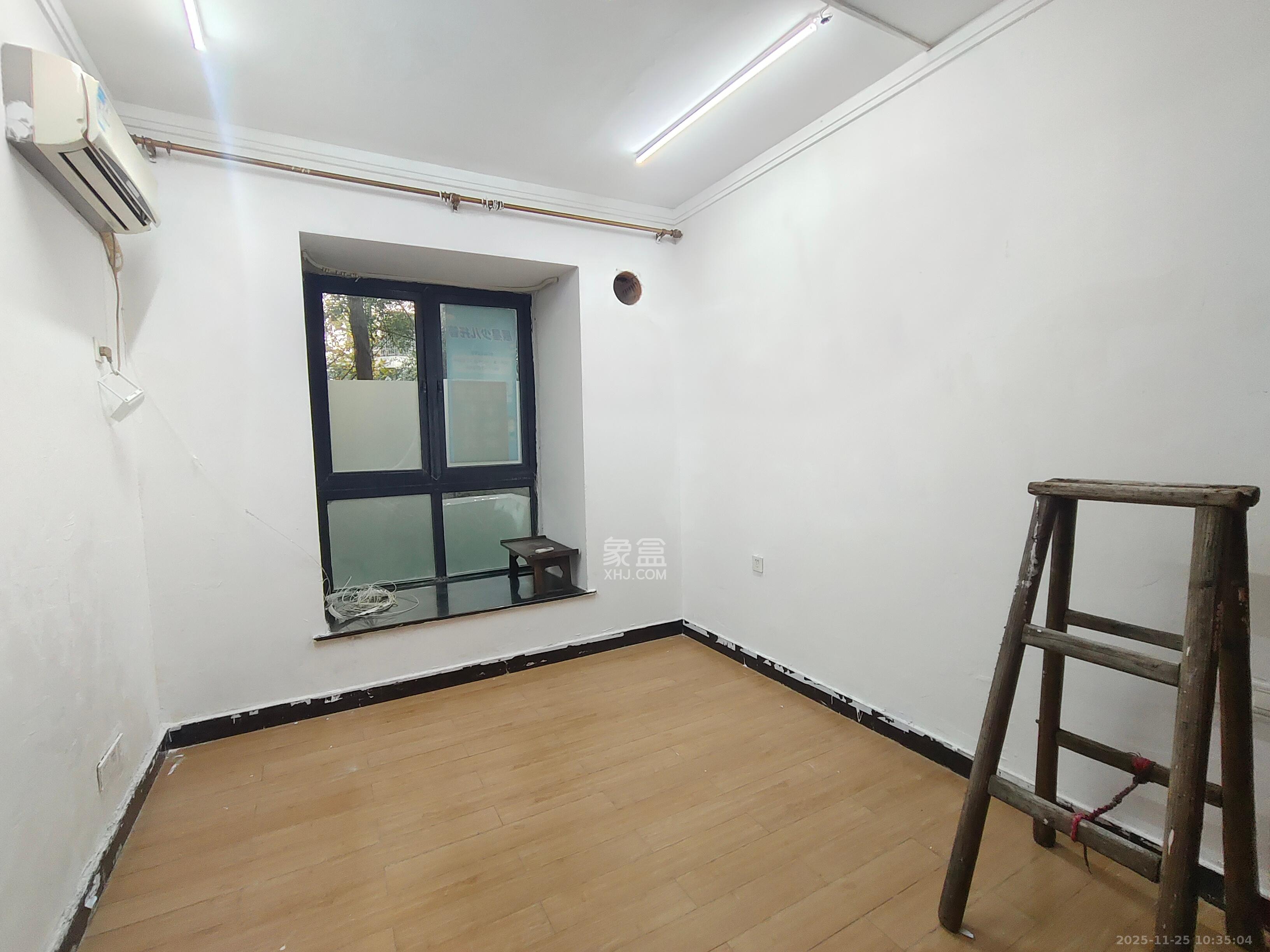 长房东郡 3室1厅1卫 3800.0元/月 长房东郡 3室1厅1卫 3800.0元/月室内图