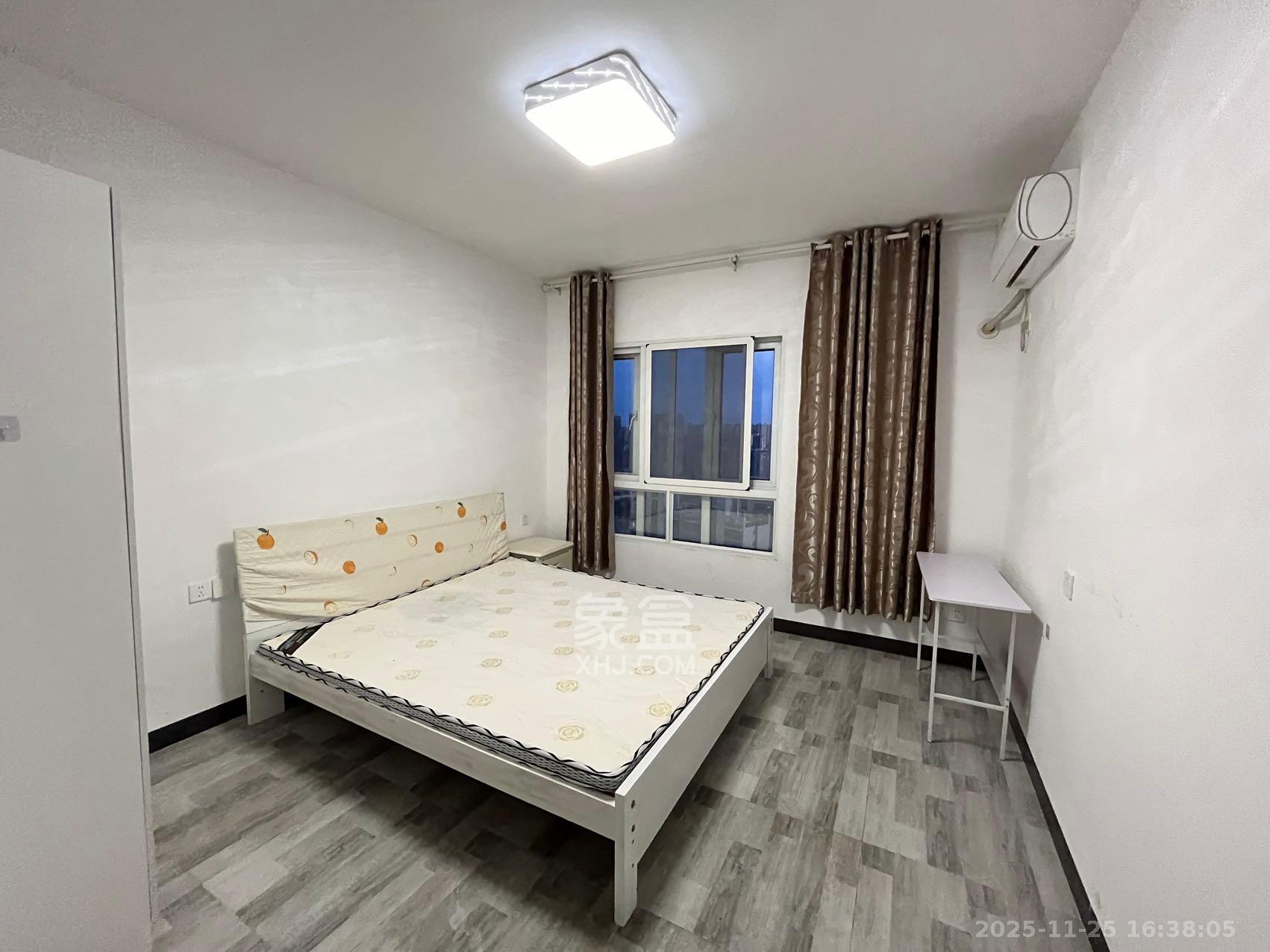 荣盛花语城 3室2厅1卫 2100.0元/月 荣盛花语城 3室2厅1卫 2100.0元/月室内图