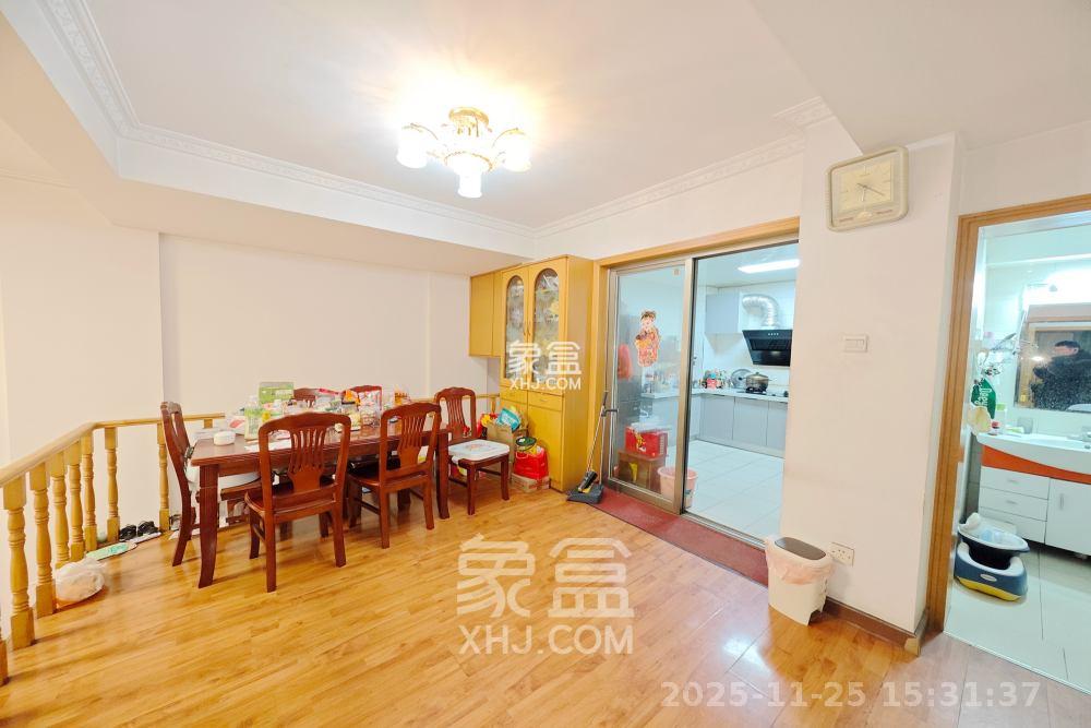 佳润新城(佳润新都) 3室2厅2卫 2500.0元/月 佳润新城(佳润新都) 3室2厅2卫 2500.0元/月室内图