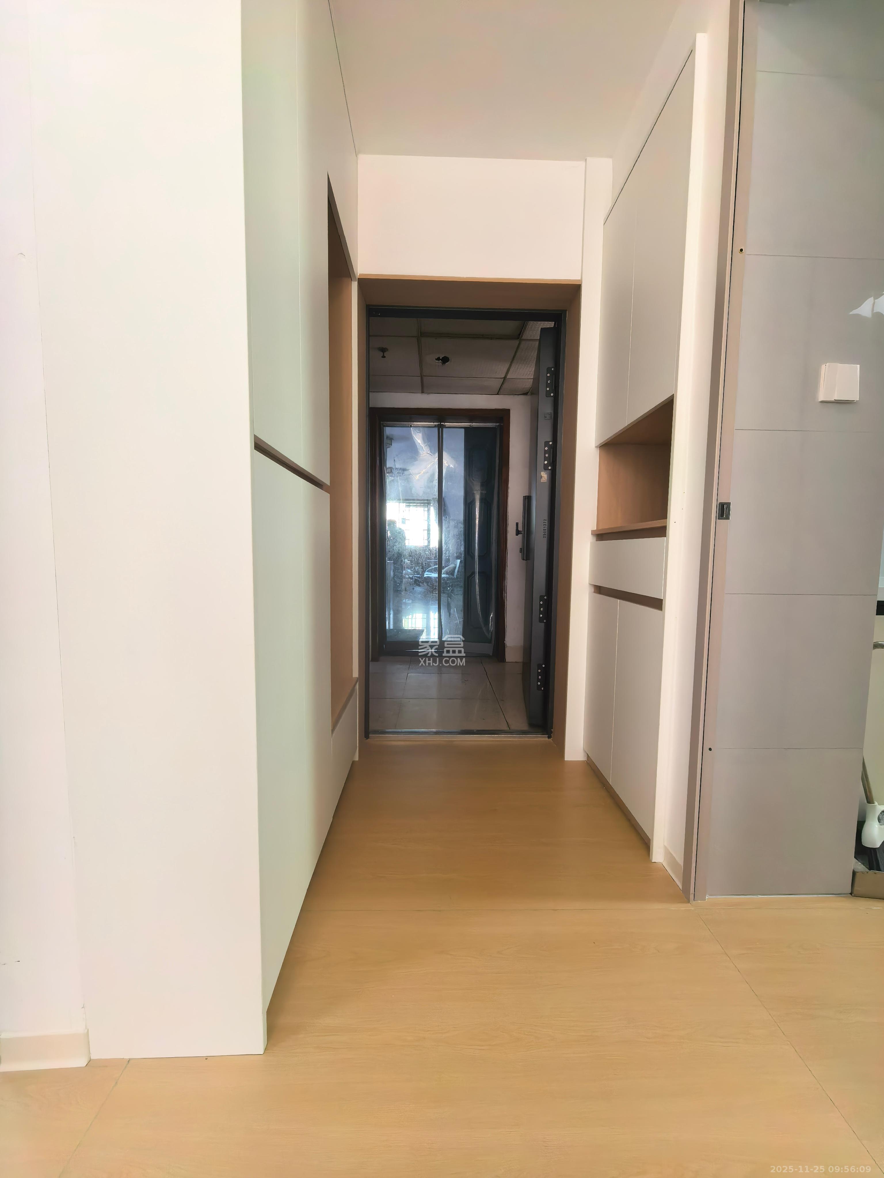 兴威名座 3室2厅1卫 3500.0元/月 兴威名座 3室2厅1卫 3500.0元/月室内图