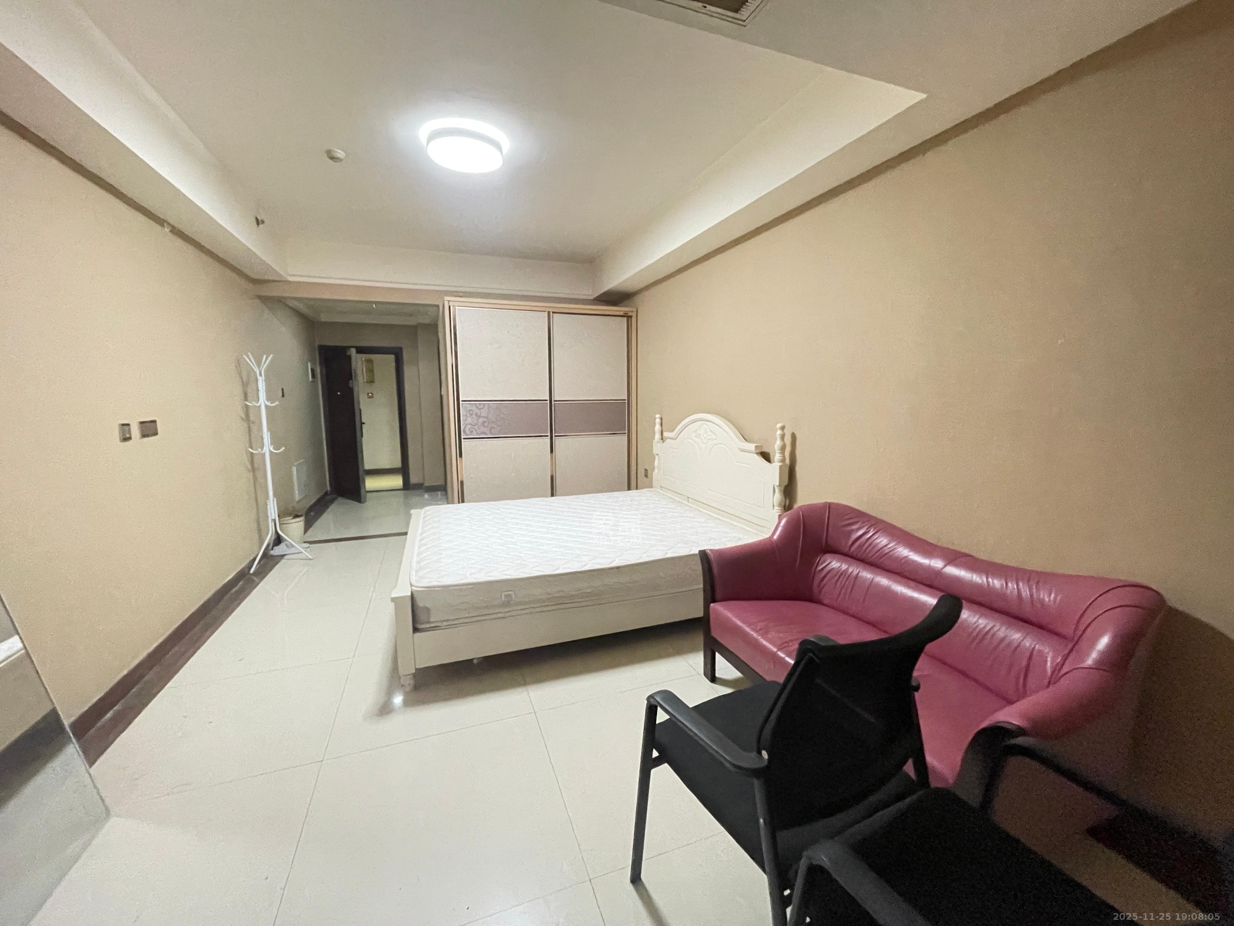 东塘瑞府  1室1厅1卫    1300.0元/月