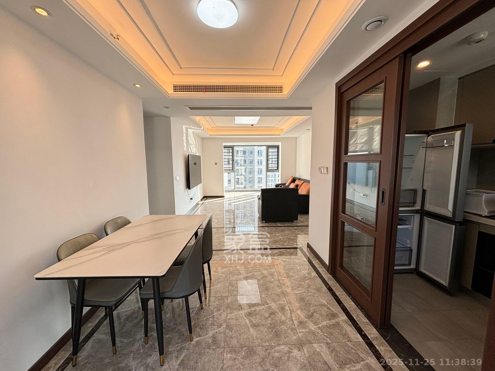 绿地长沙城际空间站（绿地新里佳苑）  4室2厅2卫    3500.0元/月室内图