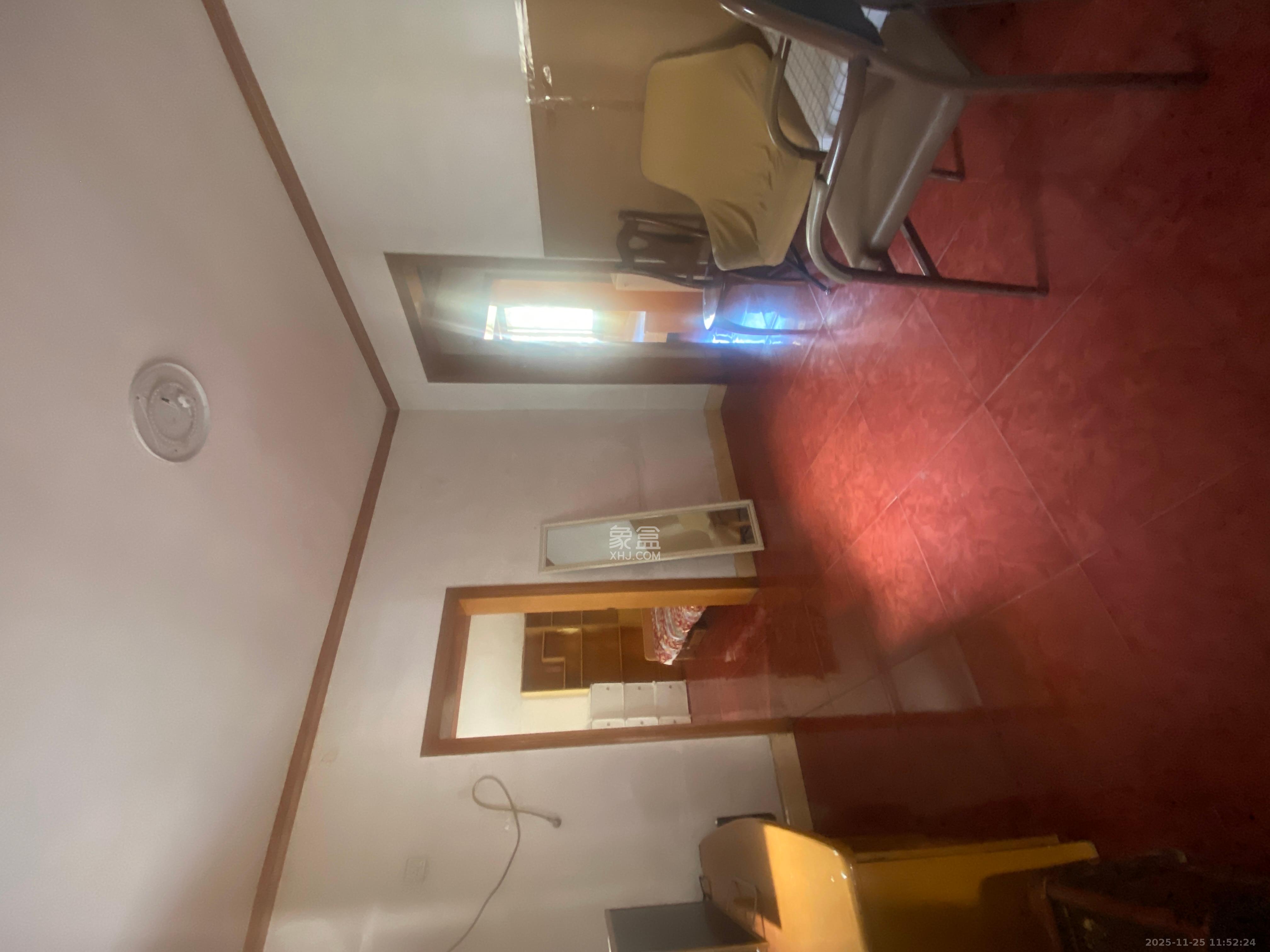 幸福桥、潘家坪路散盘  1室0厅0卫    1300.0元/月