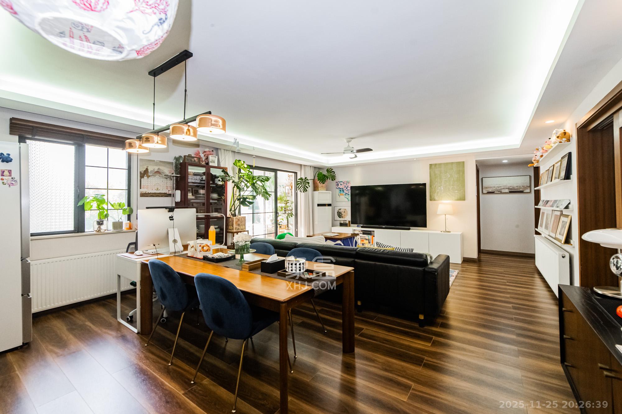 万科城 1室2厅1卫 139.0万 万科城 1室2厅1卫 139.0万客厅