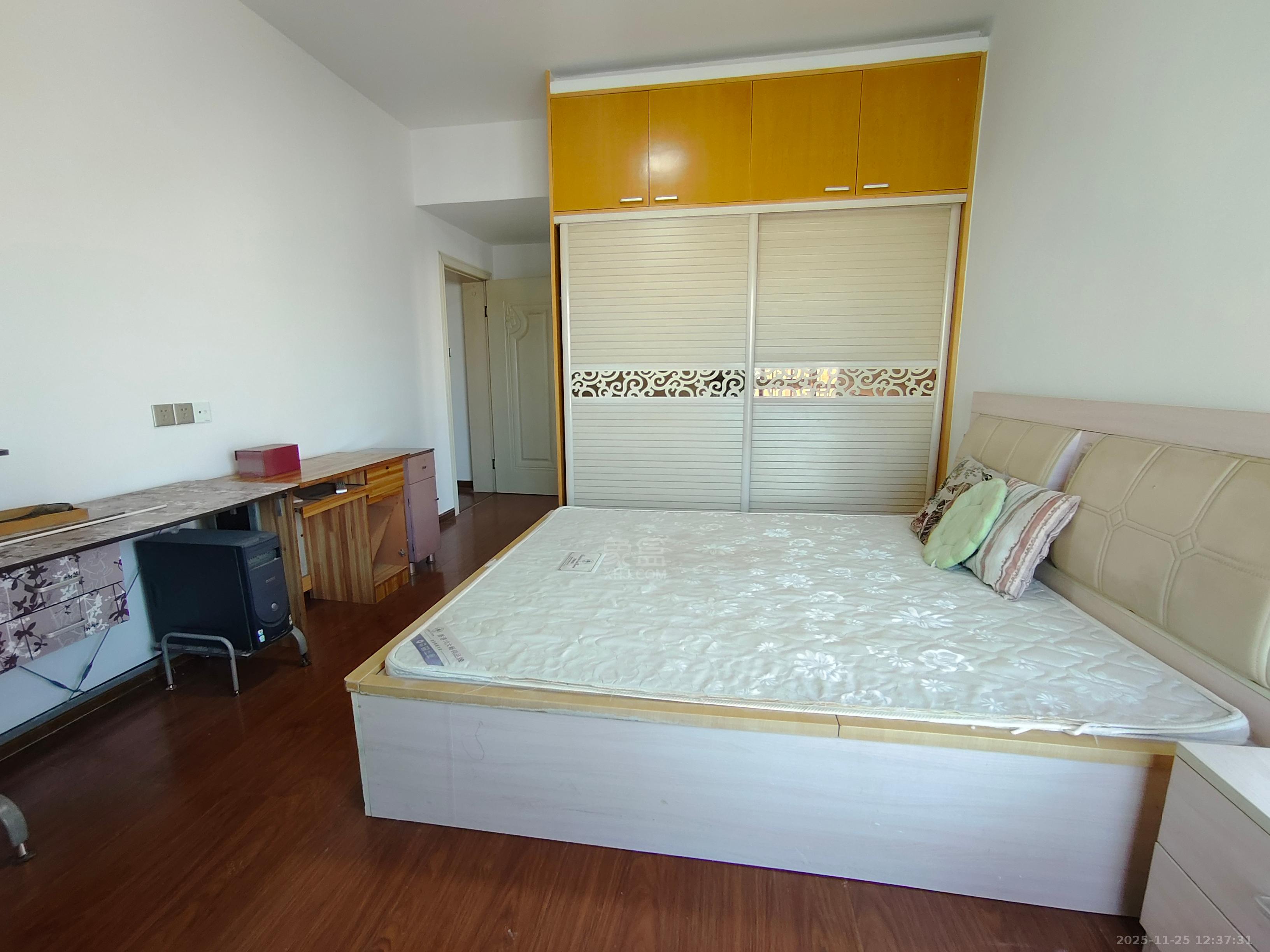 新城首座 3室2厅2卫 1600.0元/月 新城首座 3室2厅2卫 1600.0元/月室内图