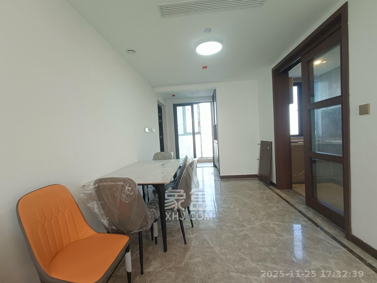 绿地长沙城际空间站(柏仕佳苑) 4室2厅2卫 3500.0元/月 绿地长沙城际空间站(柏仕佳苑) 4室2厅2卫 3500.0元/月室内图