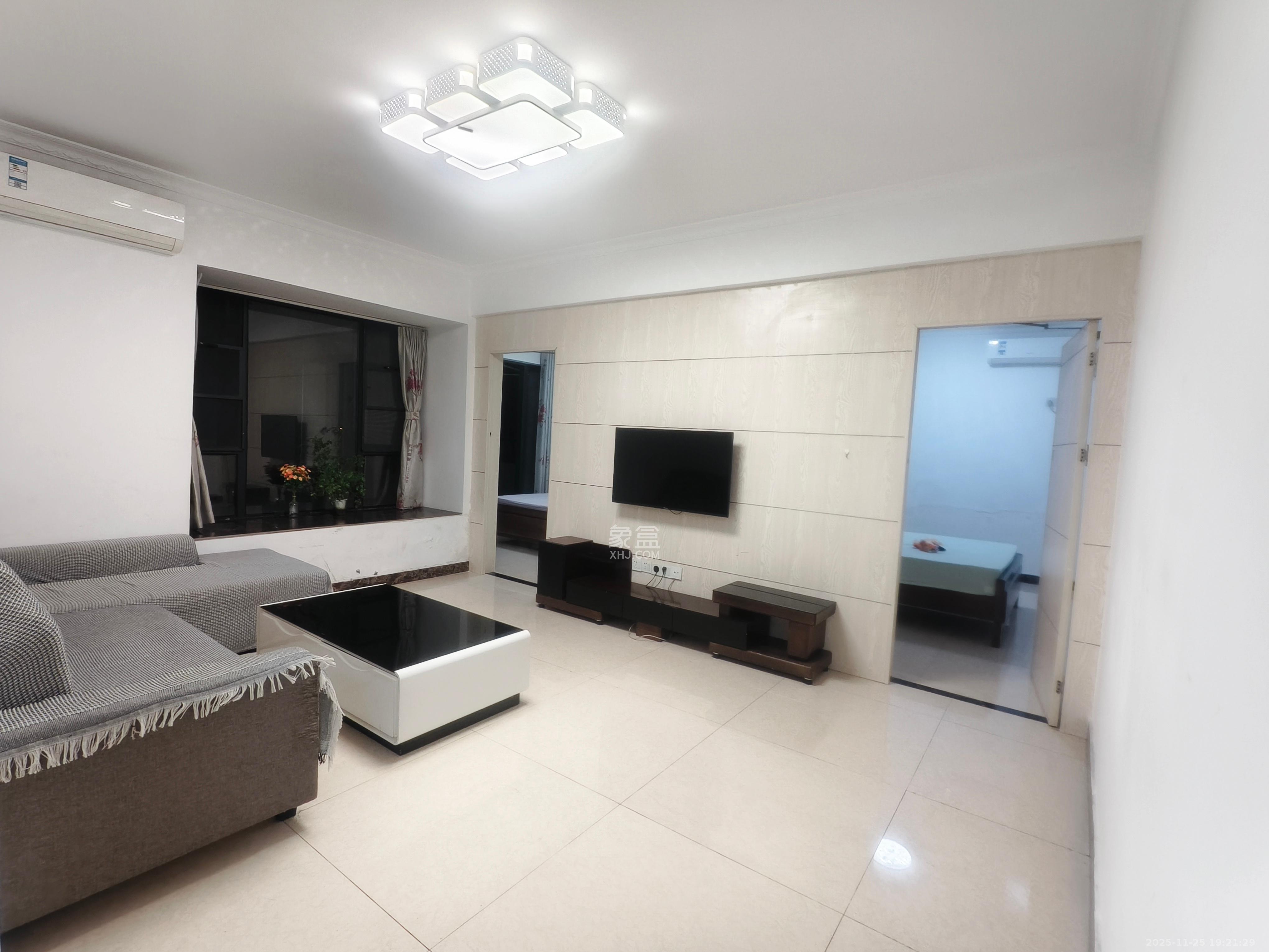 鸿基橄榄君庭  1室1厅1卫    2300.0元/月