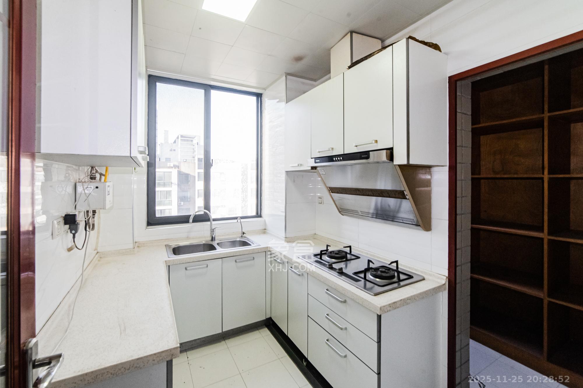 湘江世纪城咏江苑  2室2厅1卫    65.0万厨房