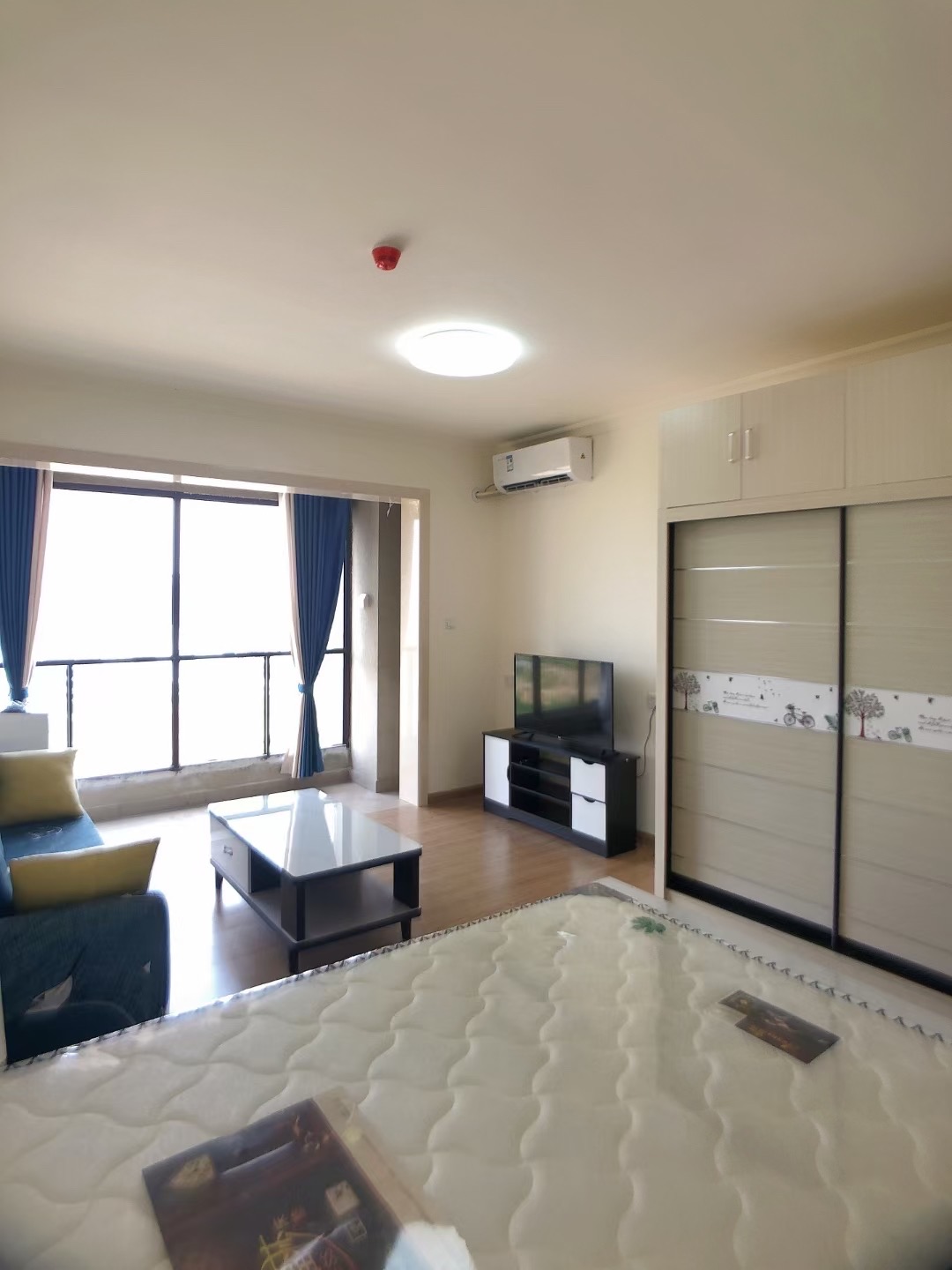 华耀碧桂园十里江湾誉峯 1室1厅1卫 1100.0元/月 华耀碧桂园十里江湾誉峯 1室1厅1卫 1100.0元/月室内图