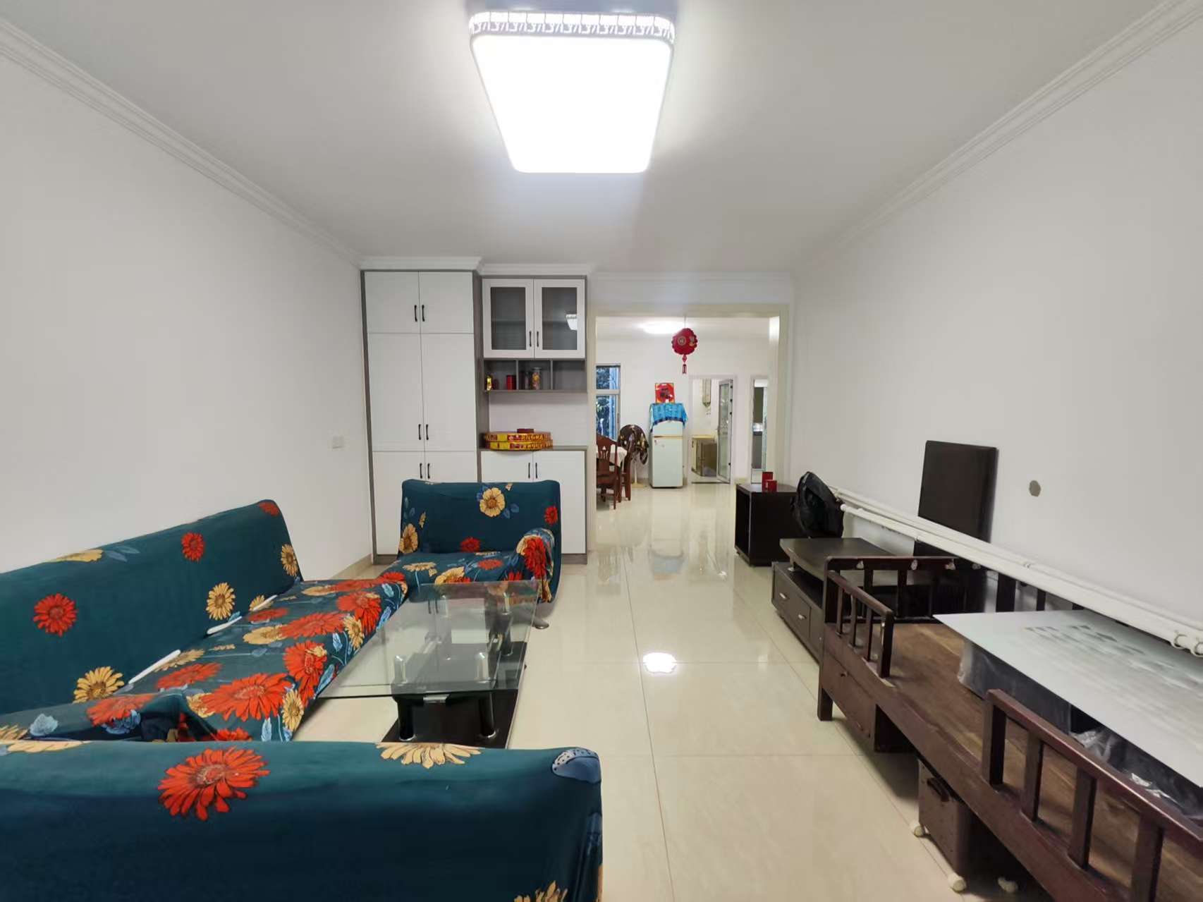 怡园小区  4室2厅2卫    55.8万室内图