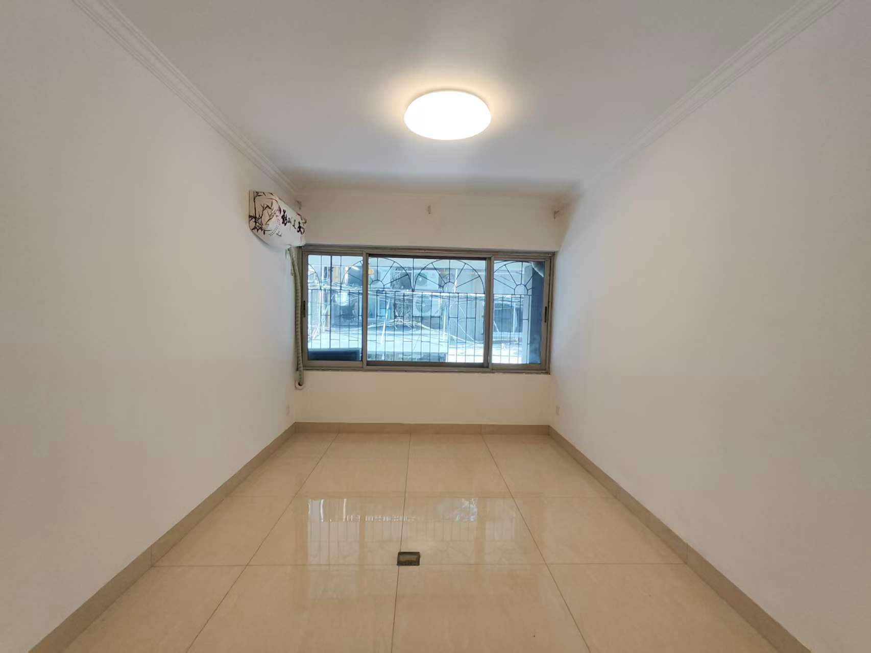 怡园小区  4室2厅2卫    55.8万室内图