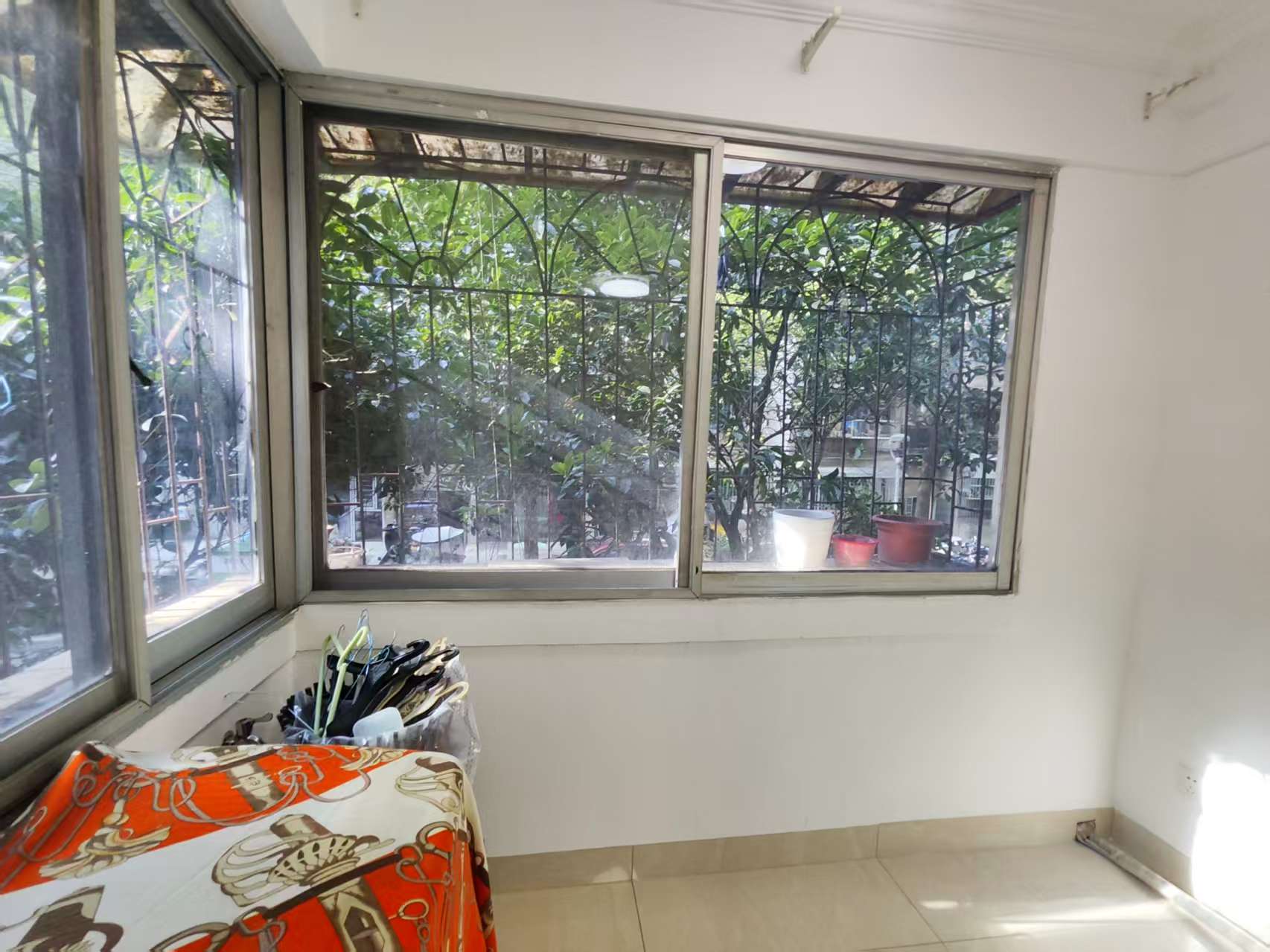 怡园小区  4室2厅2卫    55.8万室内图