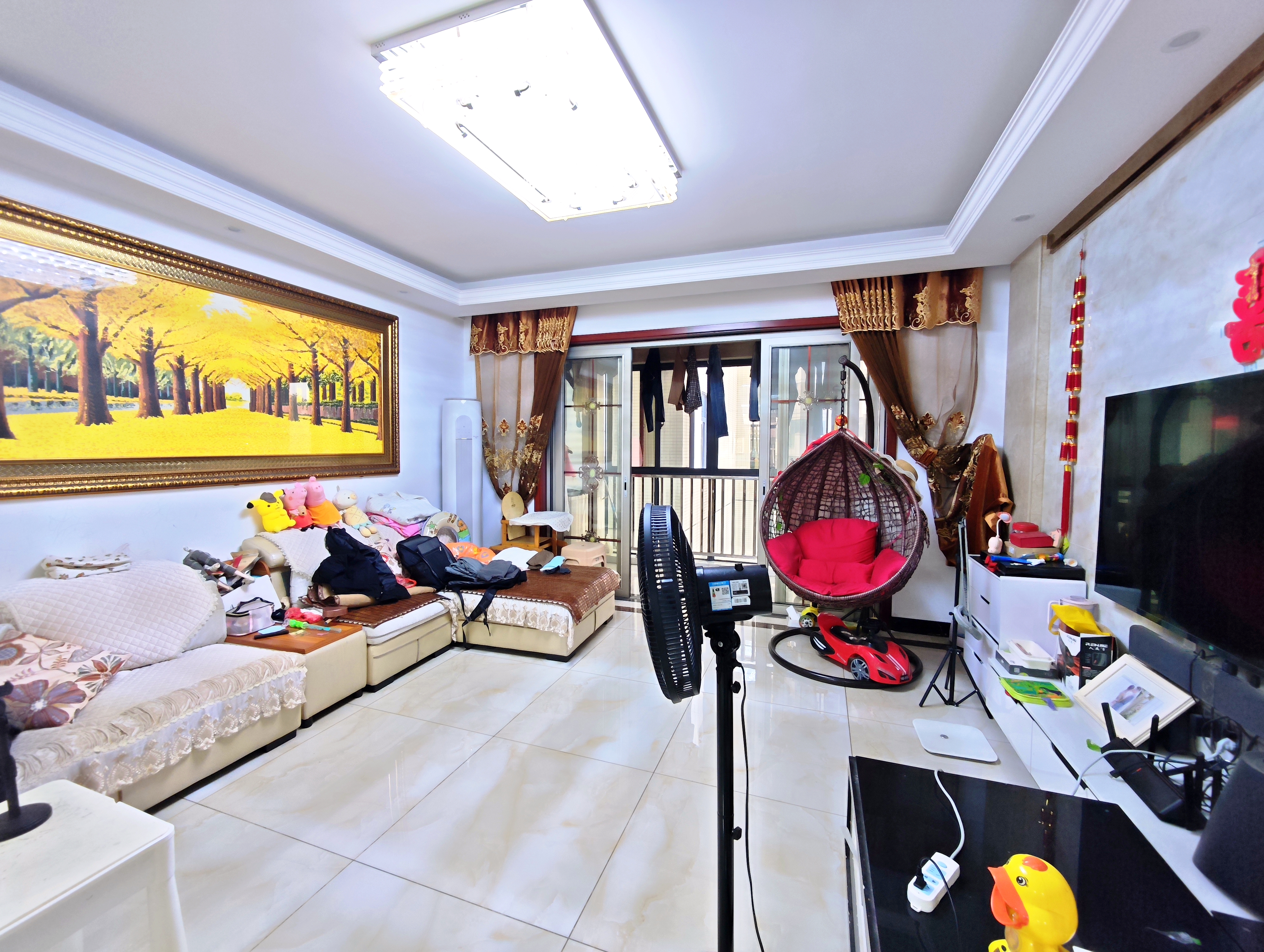 金碧花园  4室2厅2卫    82.0万