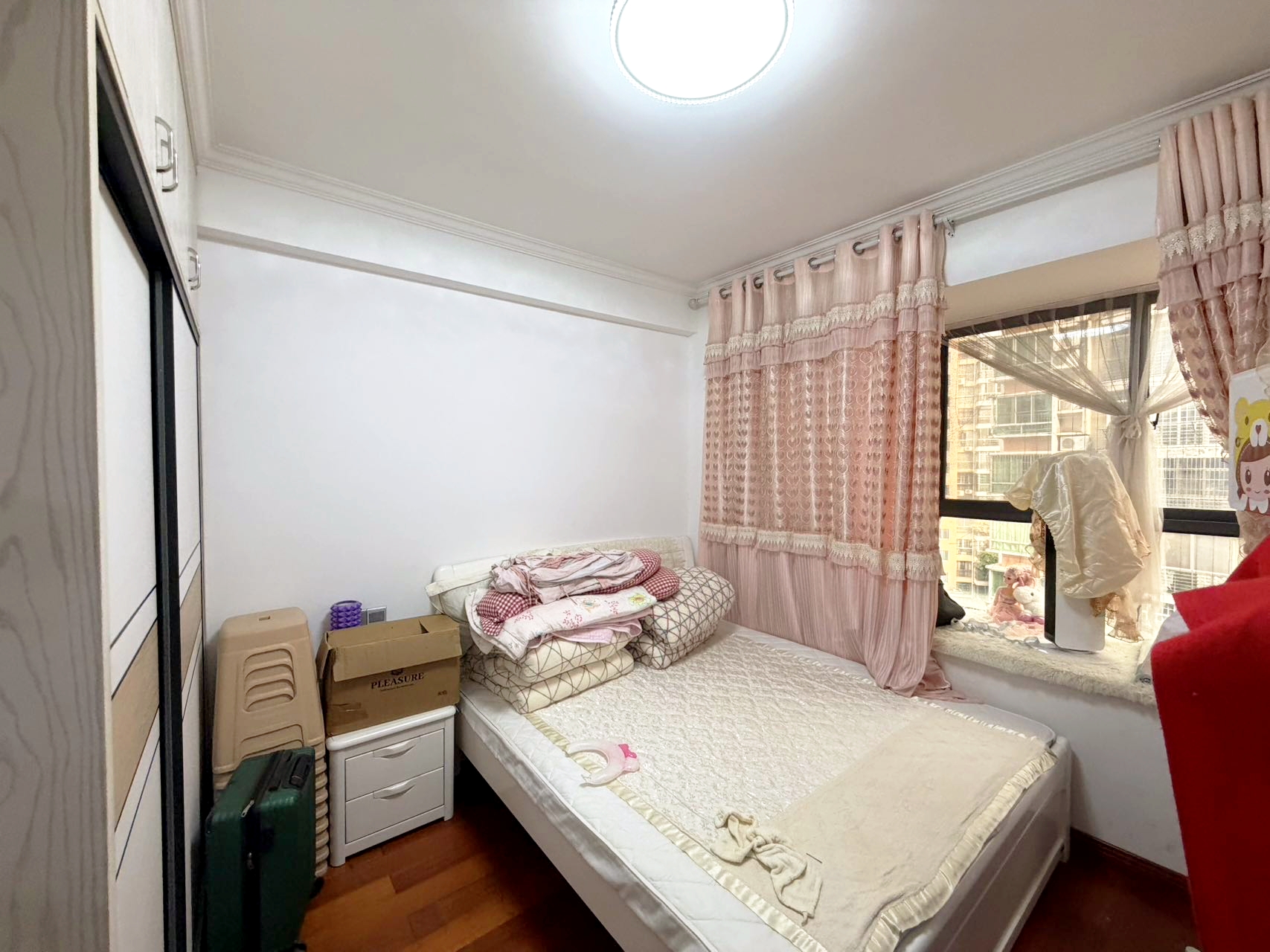 金碧花园 4室2厅2卫 82.0万 金碧花园 4室2厅2卫 82.0万室内图