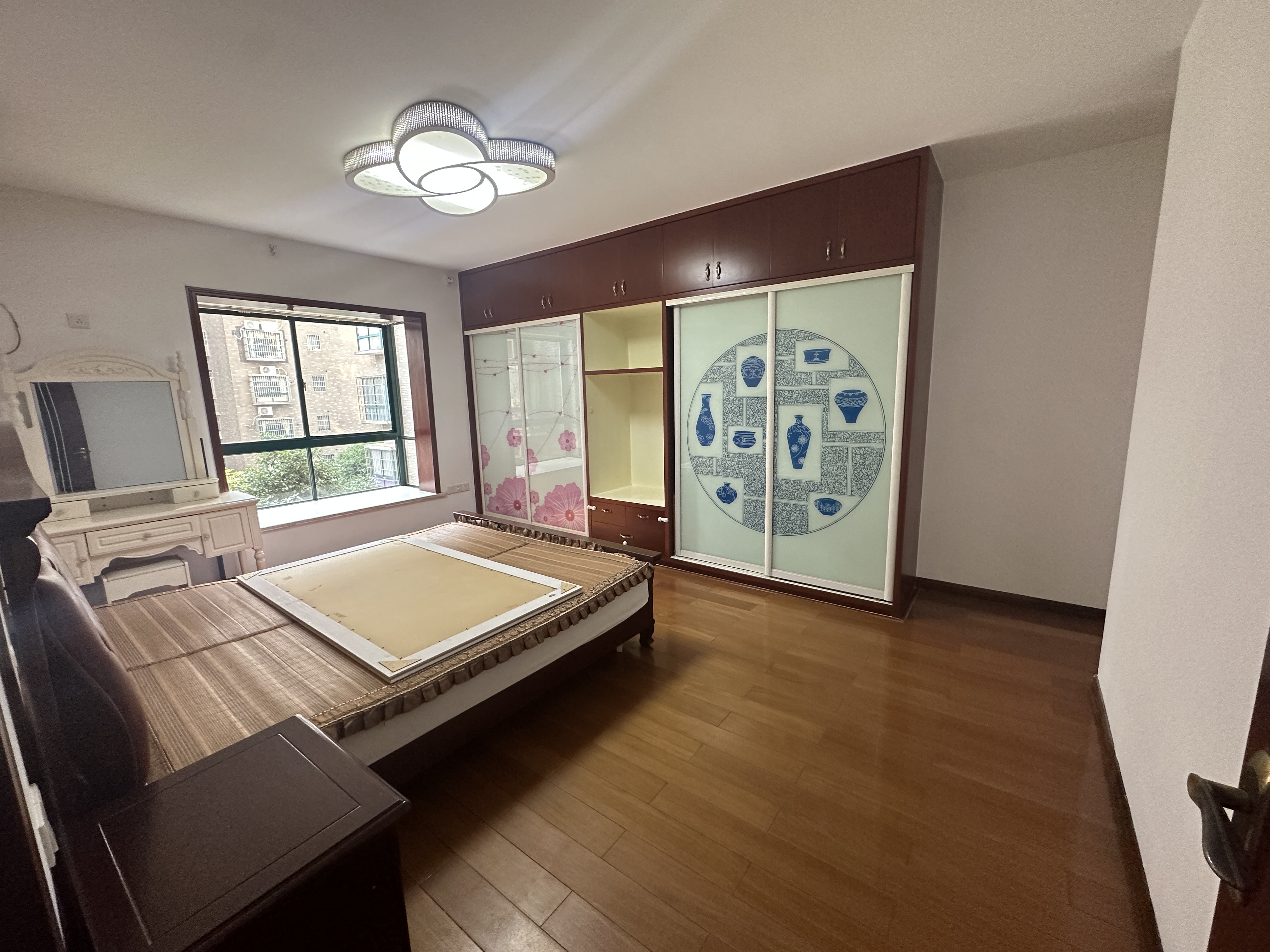 顺鑫佳园  4室2厅2卫    78.8万室内图