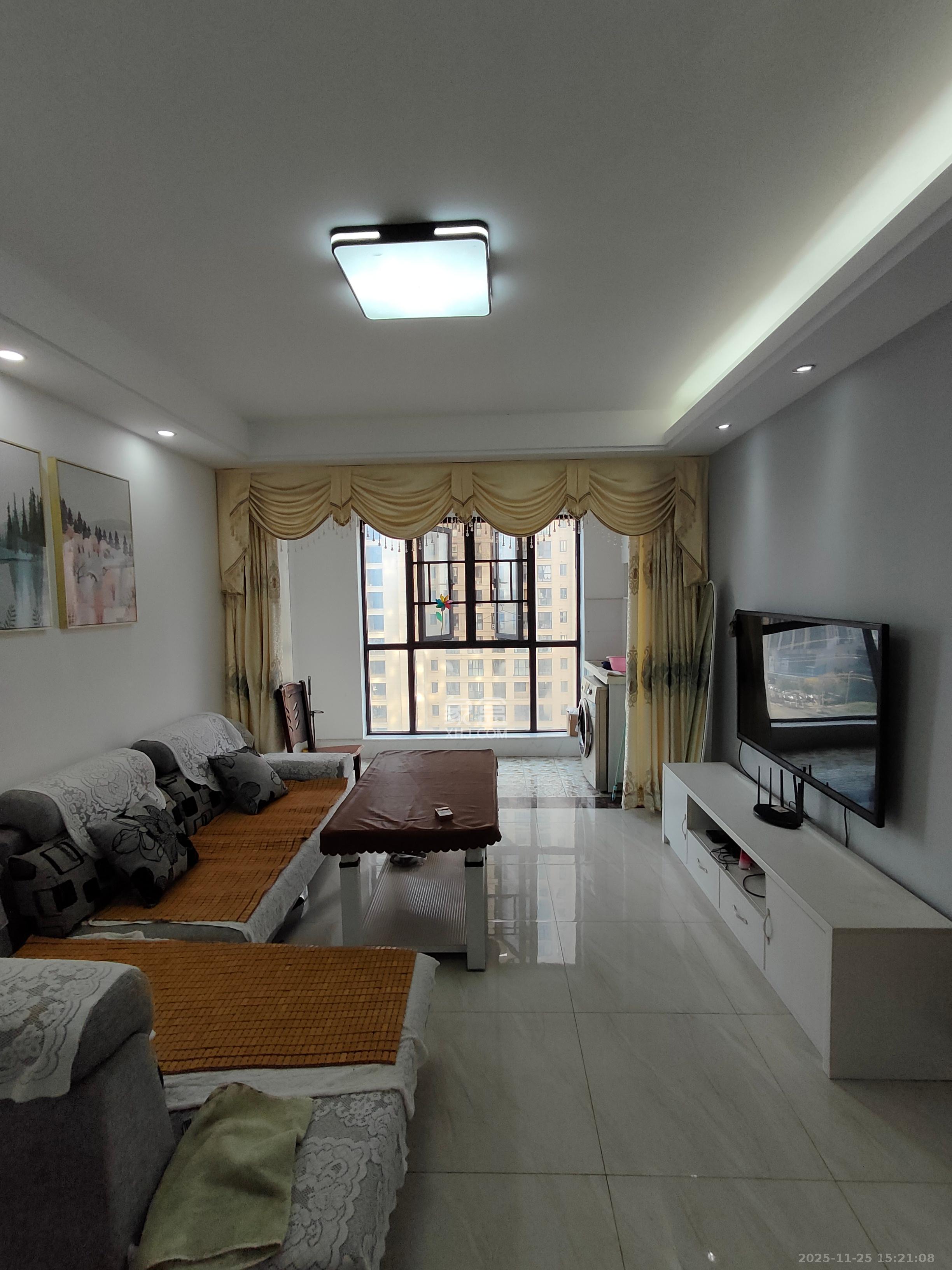 绿地新都会 3室2厅1卫 2100.0元/月 绿地新都会 3室2厅1卫 2100.0元/月室内图